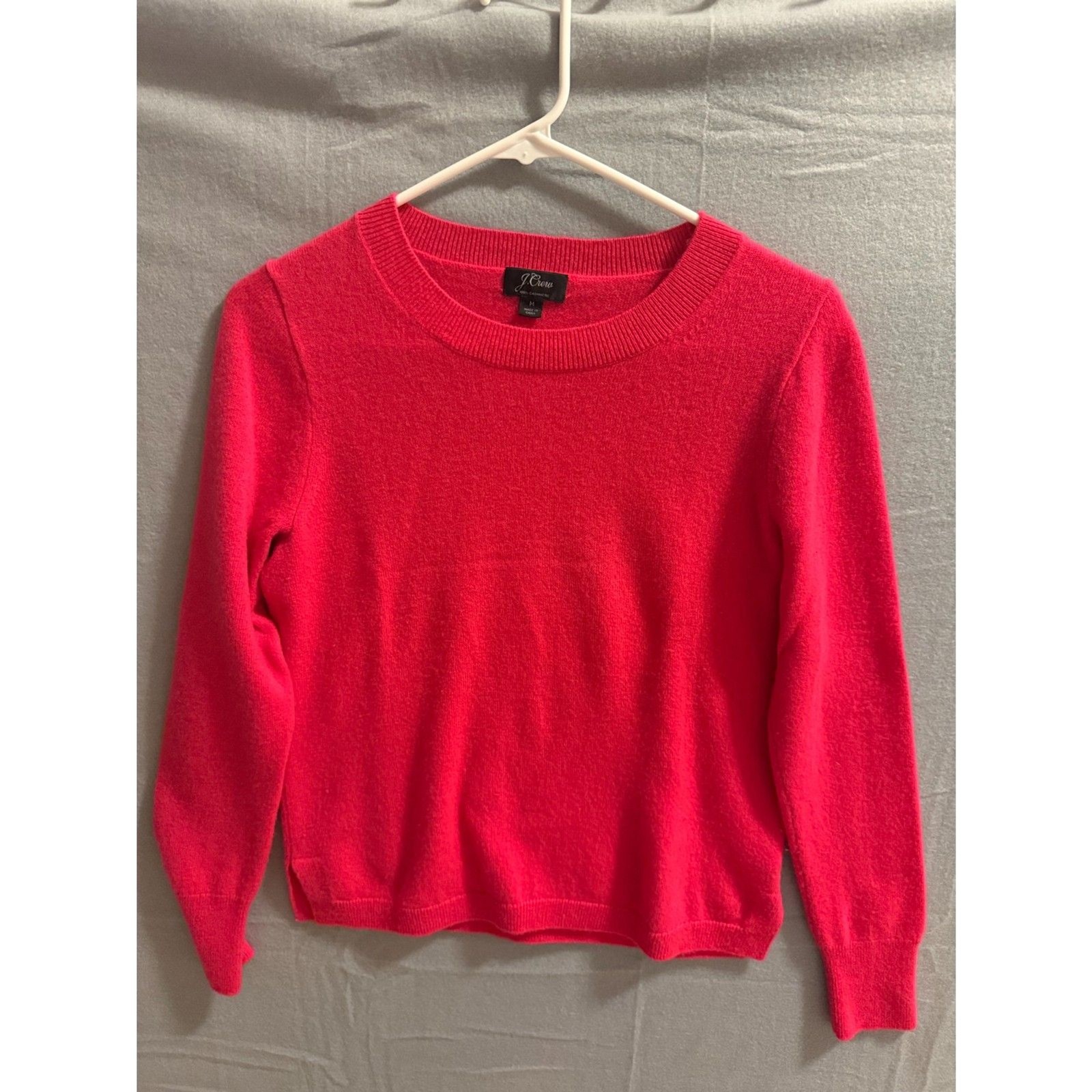 J.Crew 100% Cashmere Poppy Pink Raspberry Sweater Women’s Size Med J.Crew 100% Cashmere Poppy Pink Raspberry Sweater Women’s Size Med