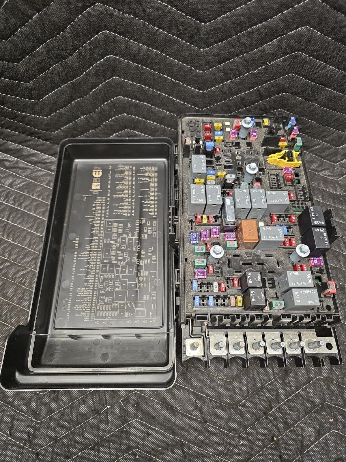 OEM 2022-2023 Jeep Gladiator JT 3.6L 4x4 Engine Fuse Box Assembly 68520911AB