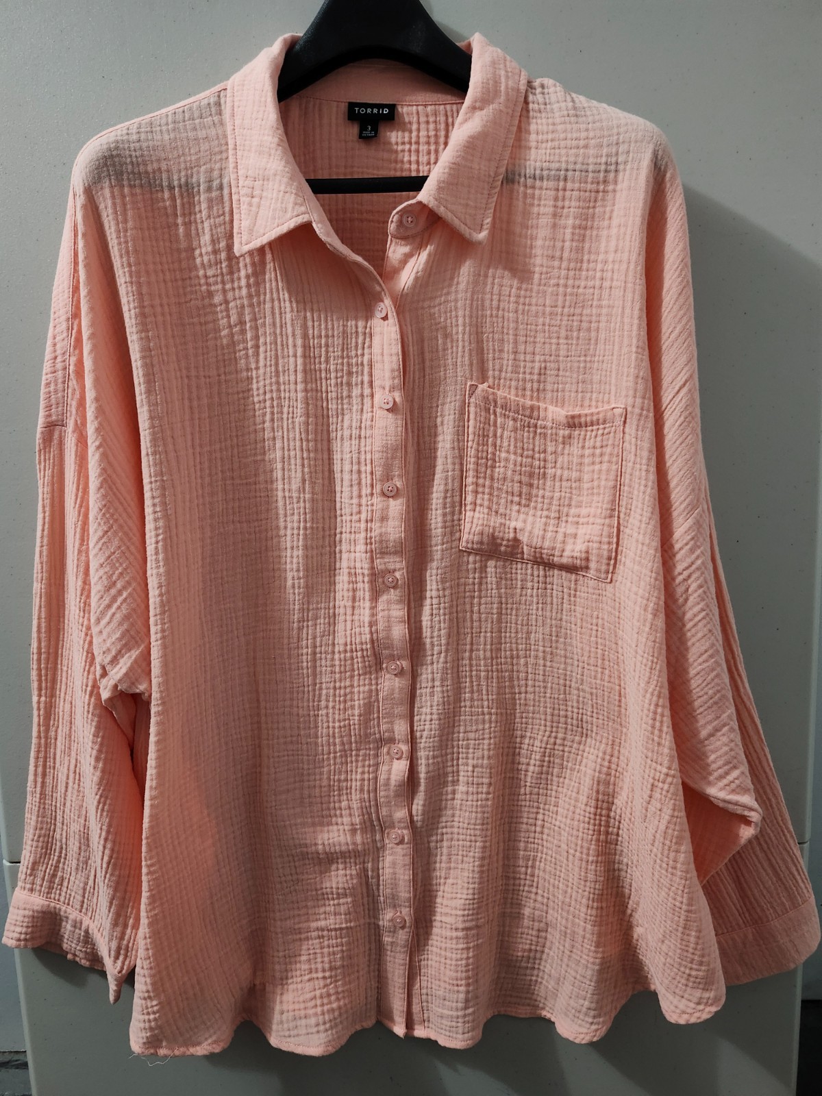 Torrid Top Womens 3X Pink Drop Shoulder Button Up Gauze Crinkle Cotton Pocket Torrid Top Womens 3X Pink Drop Shoulder Button Up Gauze Crinkle Cotton Pocket