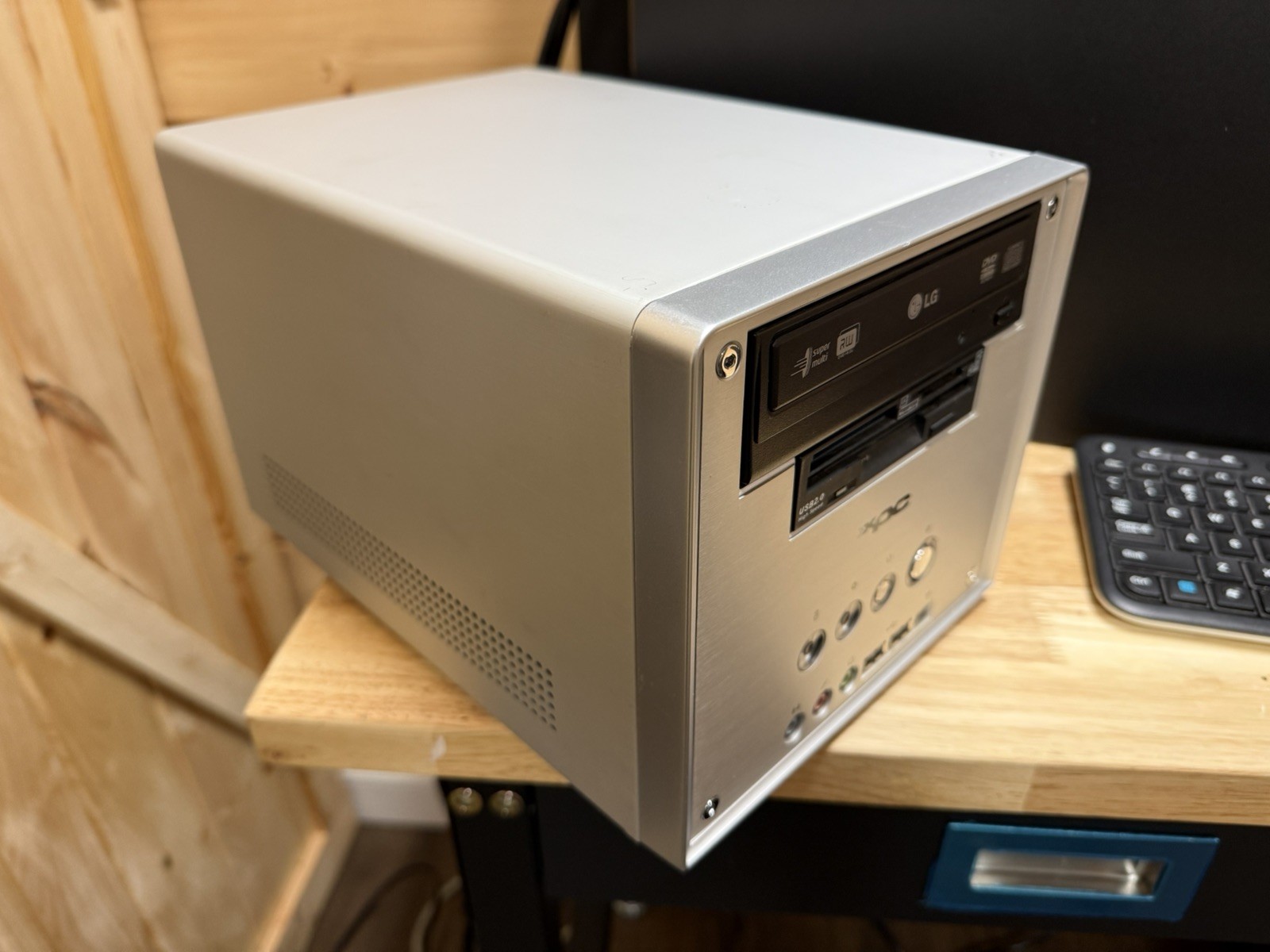 Vintage Shuttle XPC SN41G2 AMD Athlon XP 2200+ | 2GB RAM | (NO HDD/OS)
