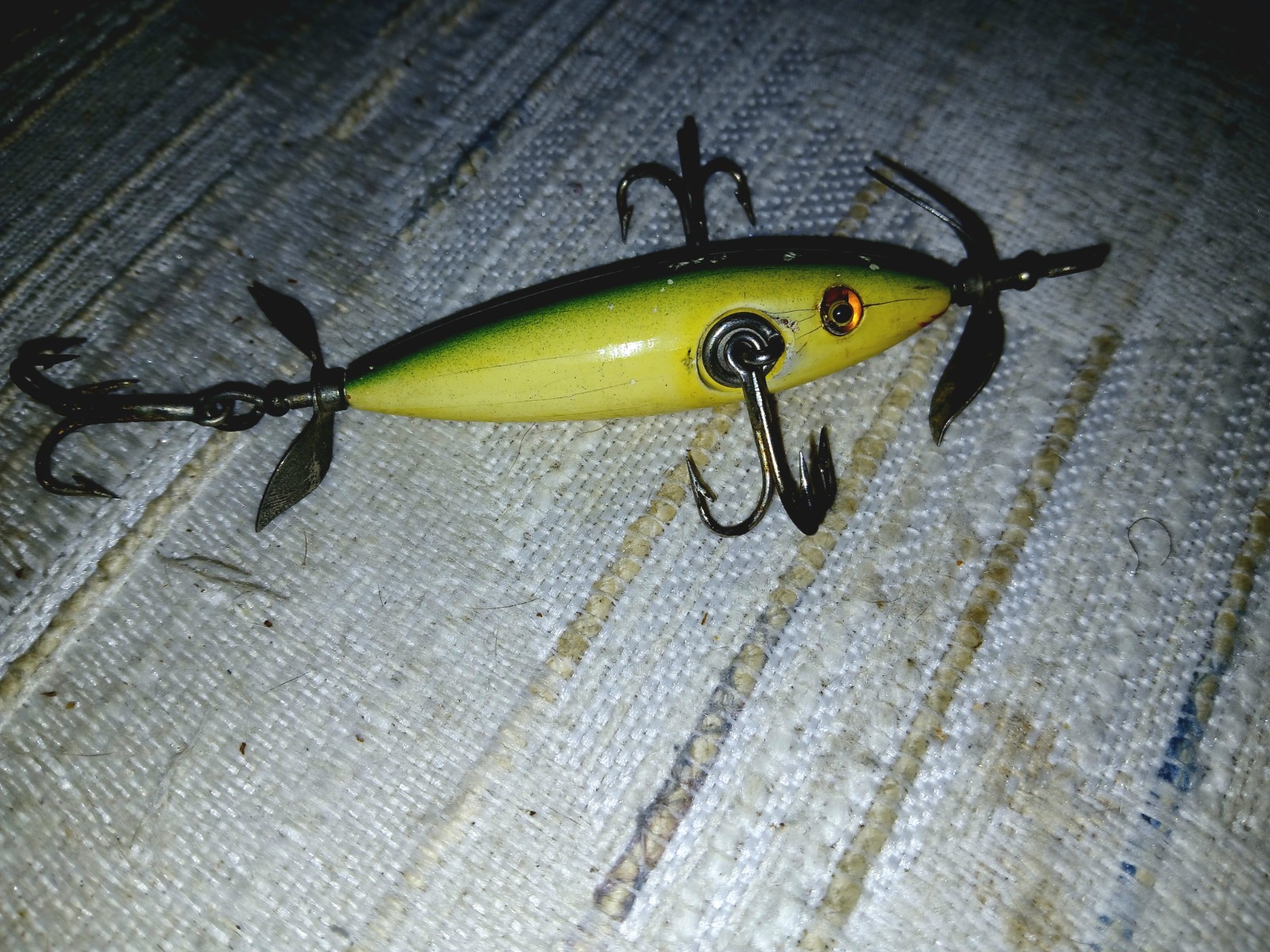 Vintage Pflueger Never Fail Minnow Fishing Lure Vintage Pflueger Never Fail Minnow Fishing Lure