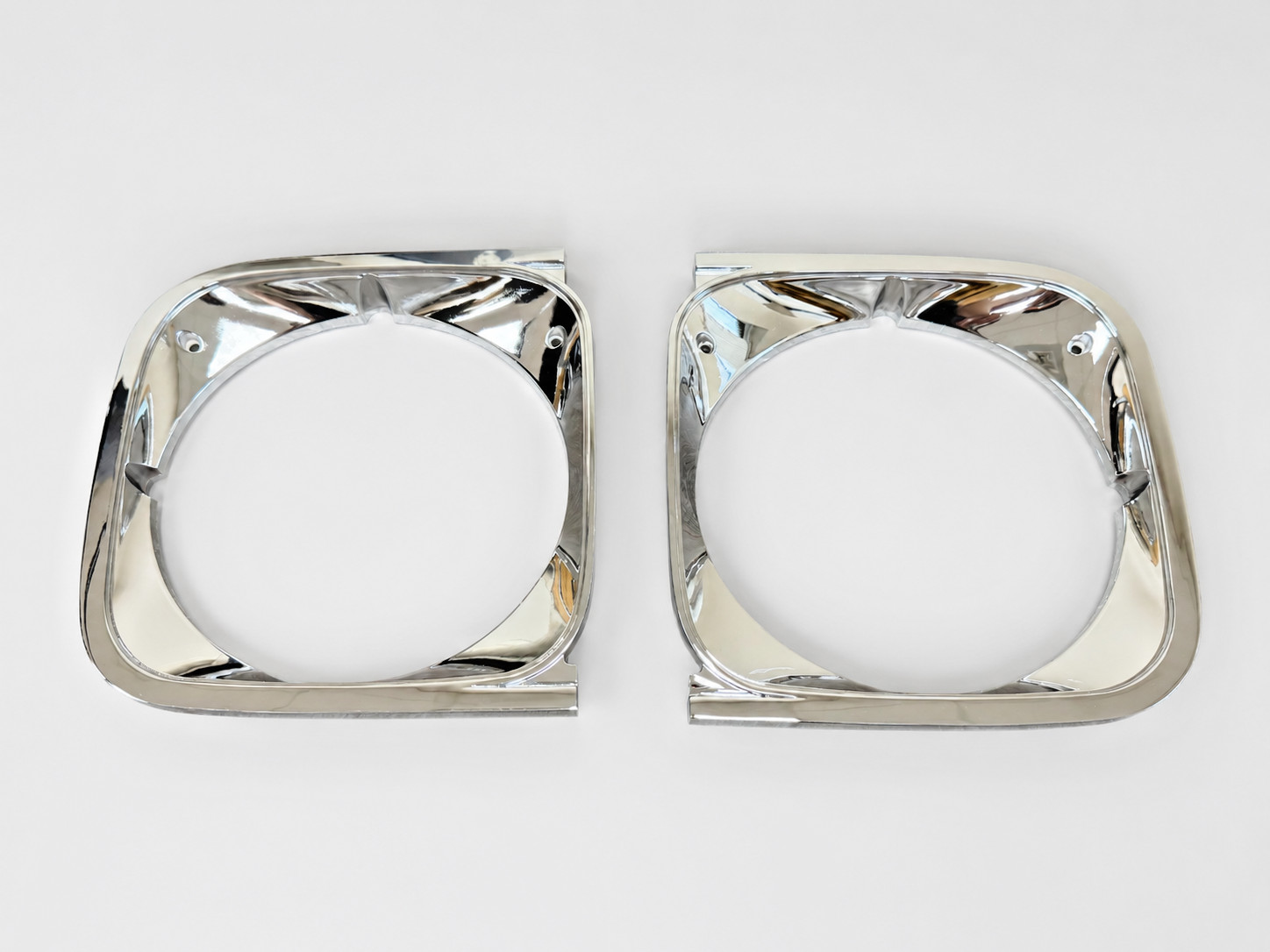 NEW 1972 Chevrolet Chevelle / El Camino Headlamp Bezels Chrome LH RH PAIR 2PCS NEW 1972 Chevrolet Chevelle / El Camino Headlamp Bezels Chrome LH RH PAIR 2PCS