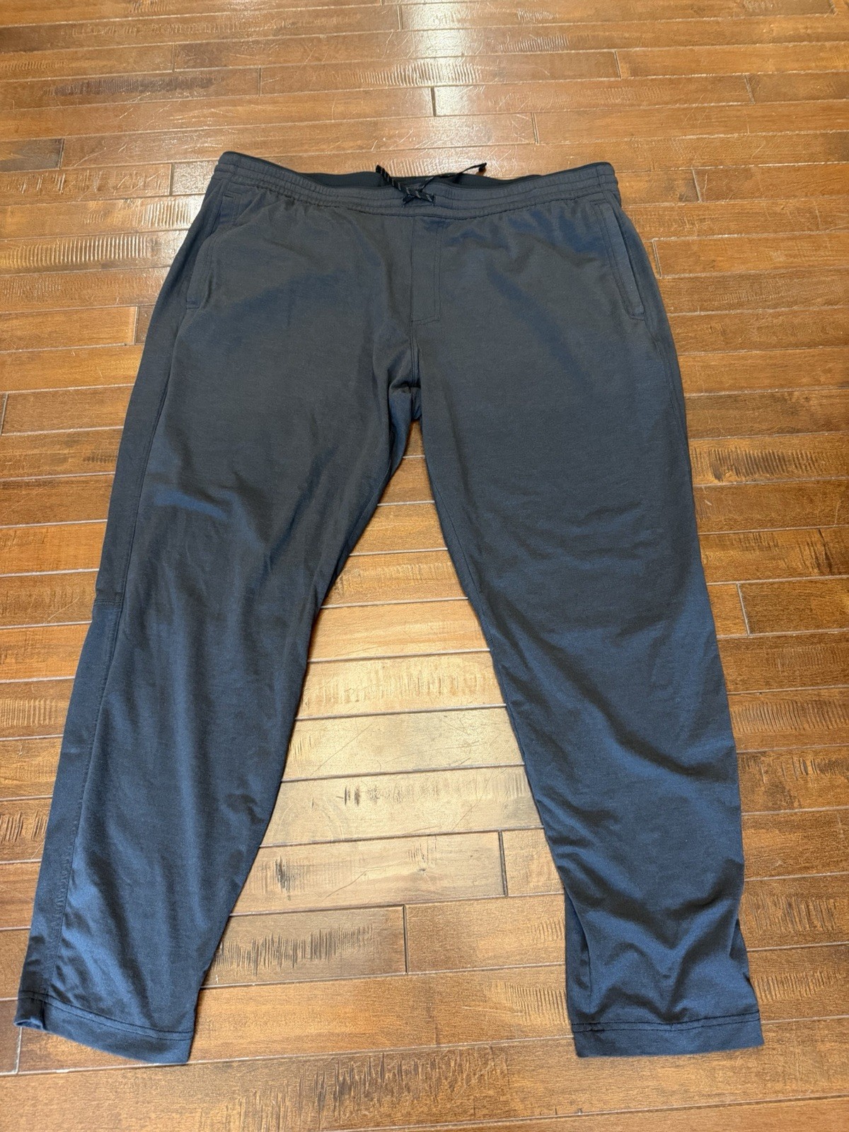NWOT men’s Kuhl Joggers Sweatpants 