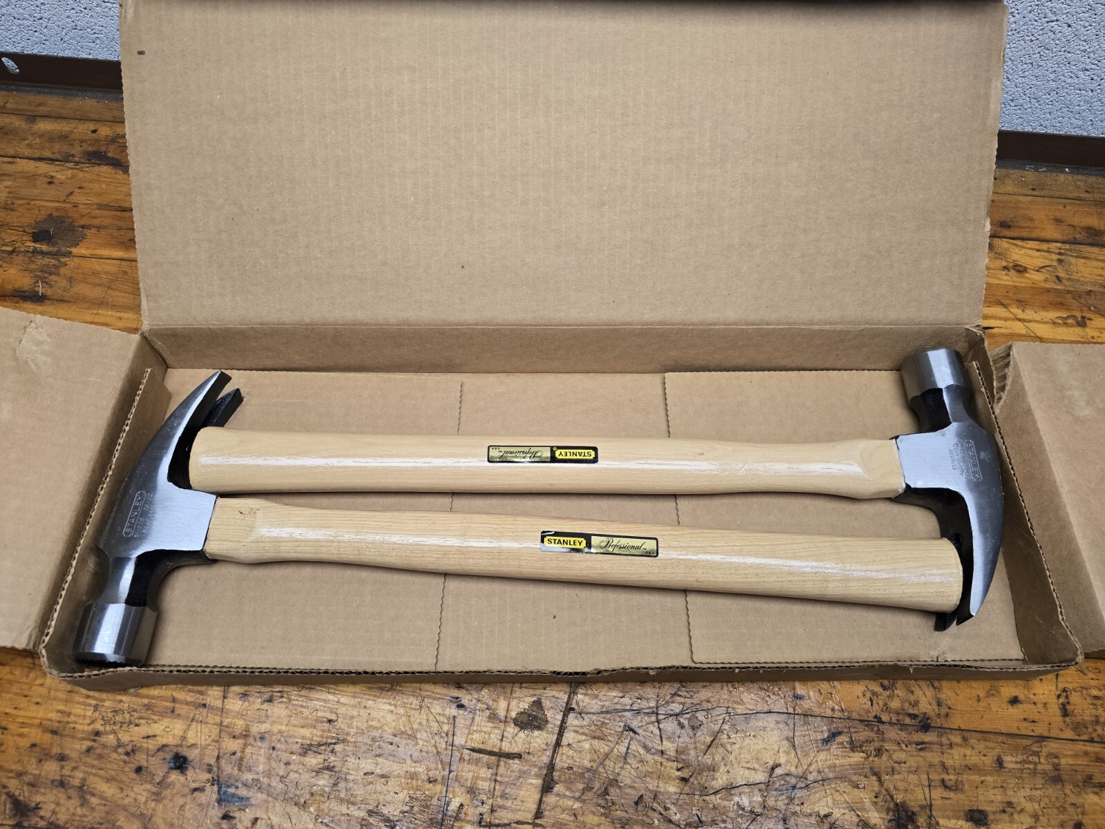Pair STANLEY Professional 28oz Checkered Face Framing Hammer 51-825 USA NEW Pair STANLEY Professional 28oz Checkered Face Framing Hammer 51-825 USA NEW