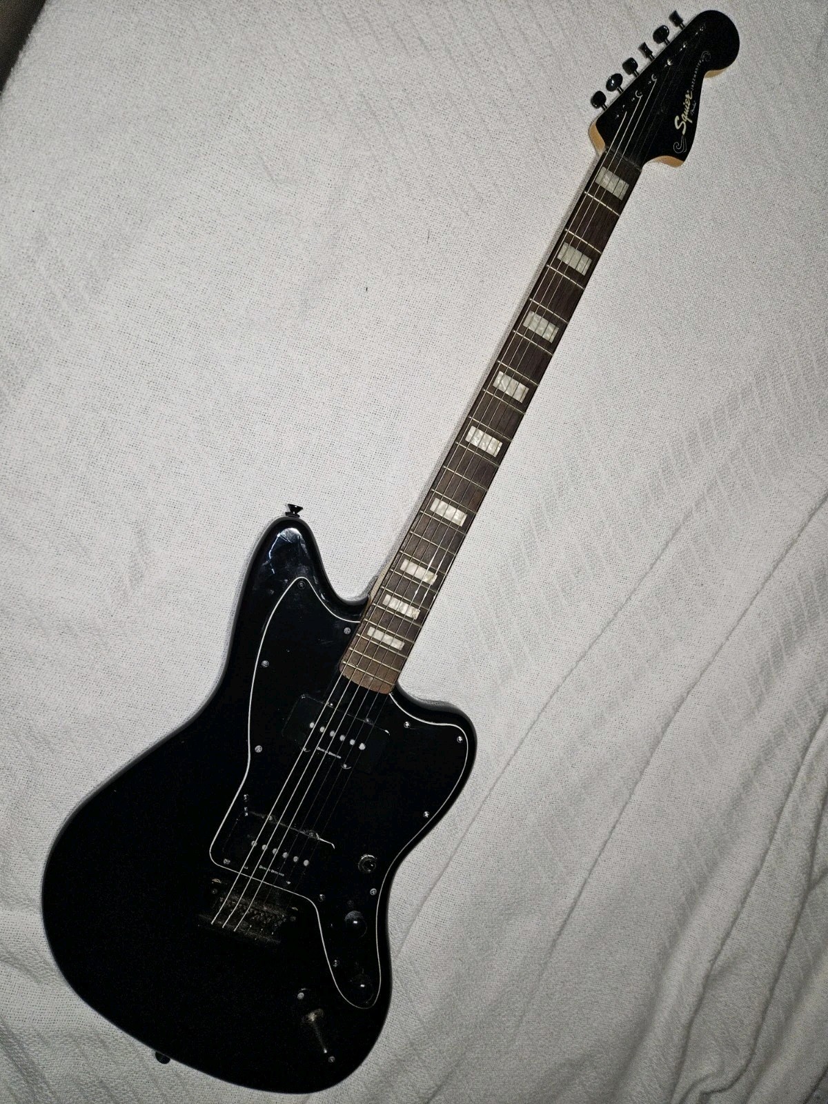 Squier Vintage Modified Baritone Jazzmaster  Black