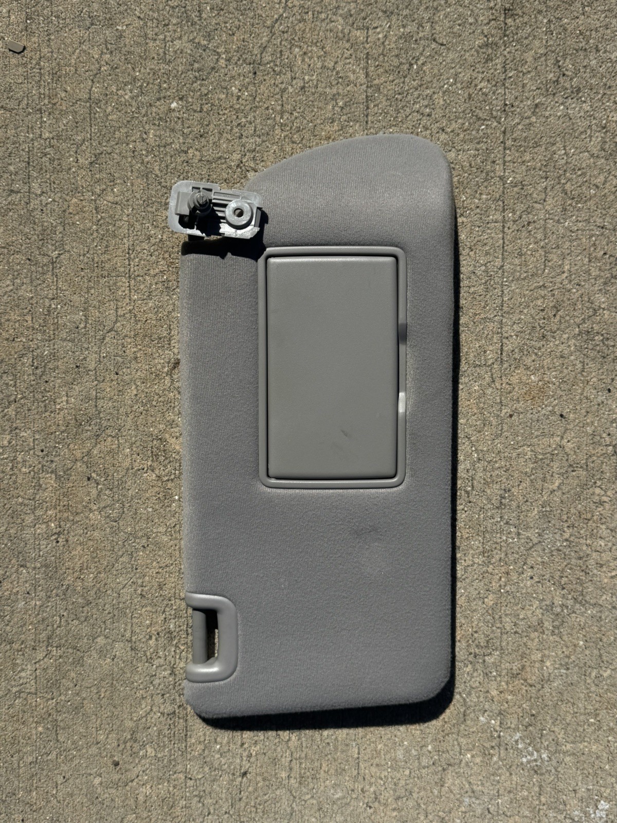 2013-2021 Nissan Frontier Gray LH Driver Sun Visor w/o Illumination 