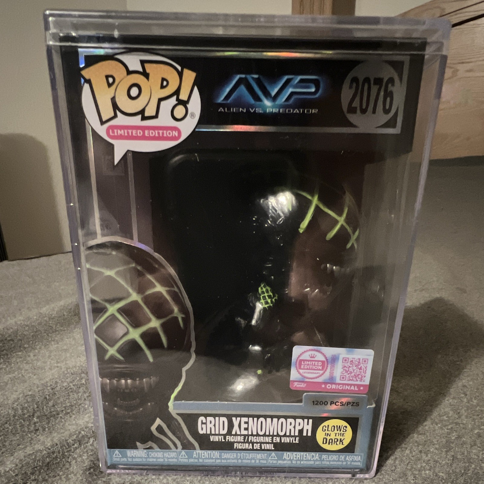 Funko Pop AVP Grid Xenomorph #2076 Limited Edition Glow in the Dark Funko Pop AVP Grid Xenomorph #2076 Limited Edition Glow in the Dark