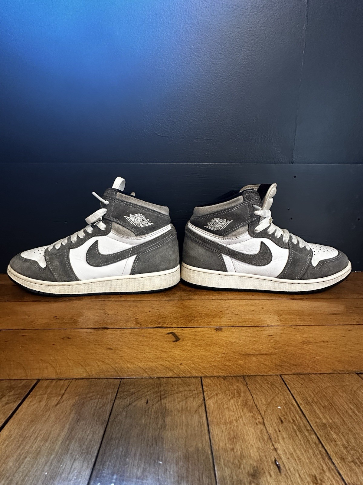 Nike Air Jordan 1 Men\'s High Top Lace Up Sneakers Gray/White/Black
