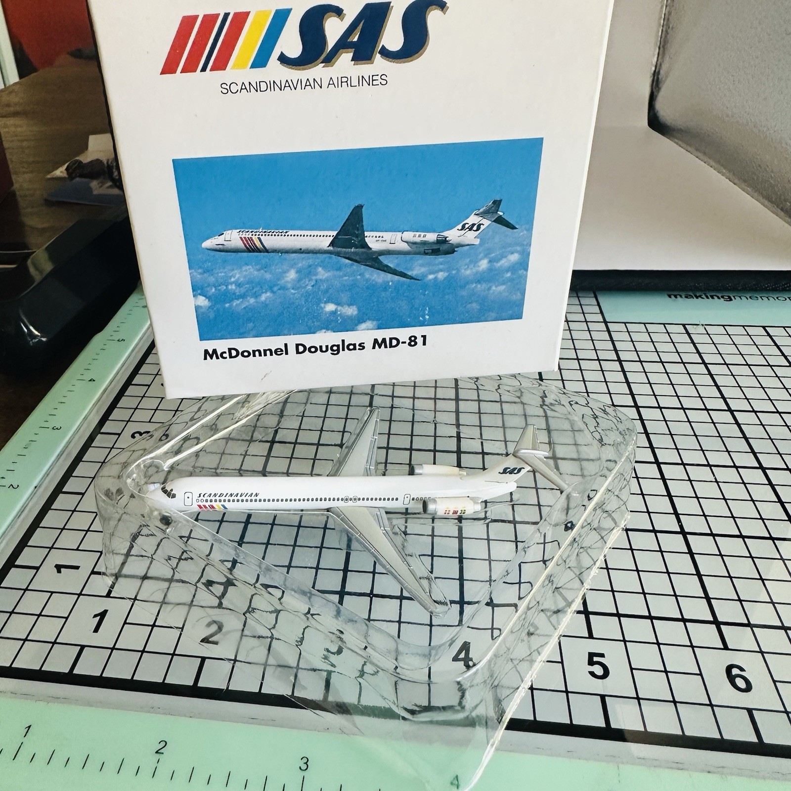 Herpa Wings SAS Scandanavian Airlines Mcdonnell Douglas MD-81 1:500 505130 NOS Herpa Wings SAS Scandanavian Airlines Mcdonnell Douglas MD-81 1:500 505130 NOS