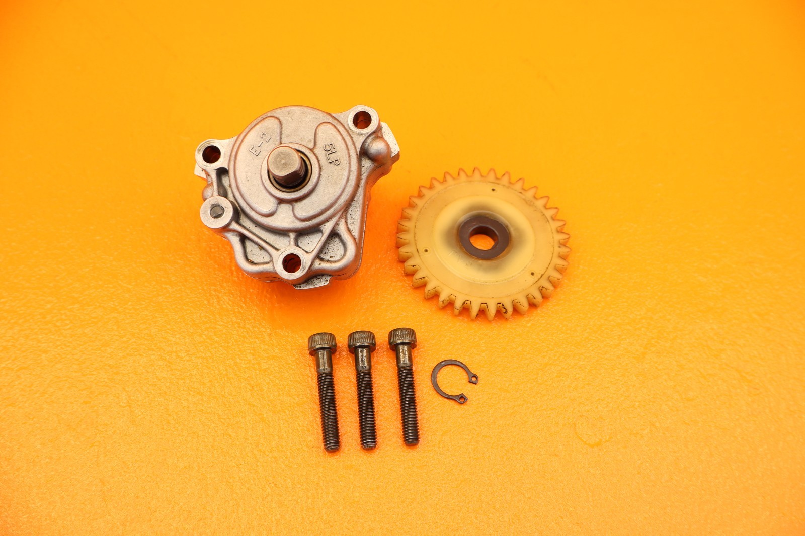2001 - 2005 Yamaha Raptor 660R YFM660R Engine Oil Pump Gear Assembly
