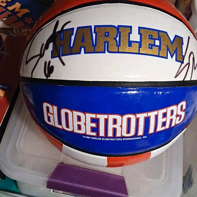 Baden Harlem Globetrotters Signed Basketball Original and program 