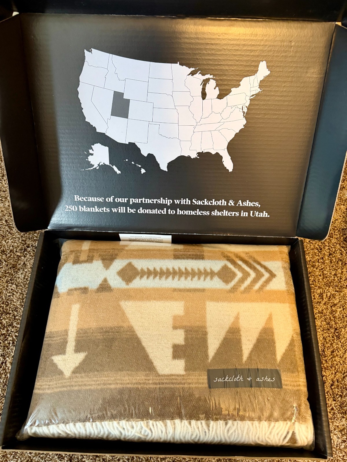 Rare New Sealed Sackcloth & Ashes Arrow Beige Throw Blanket World Market 70x59
