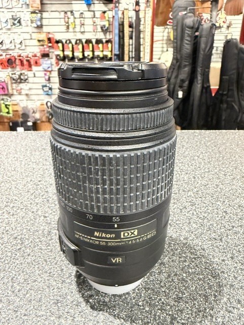 Nikon DX AF-S NIKKOR 55-300mm f/4.5-5.6G ED VR Zoom Lens 58mm