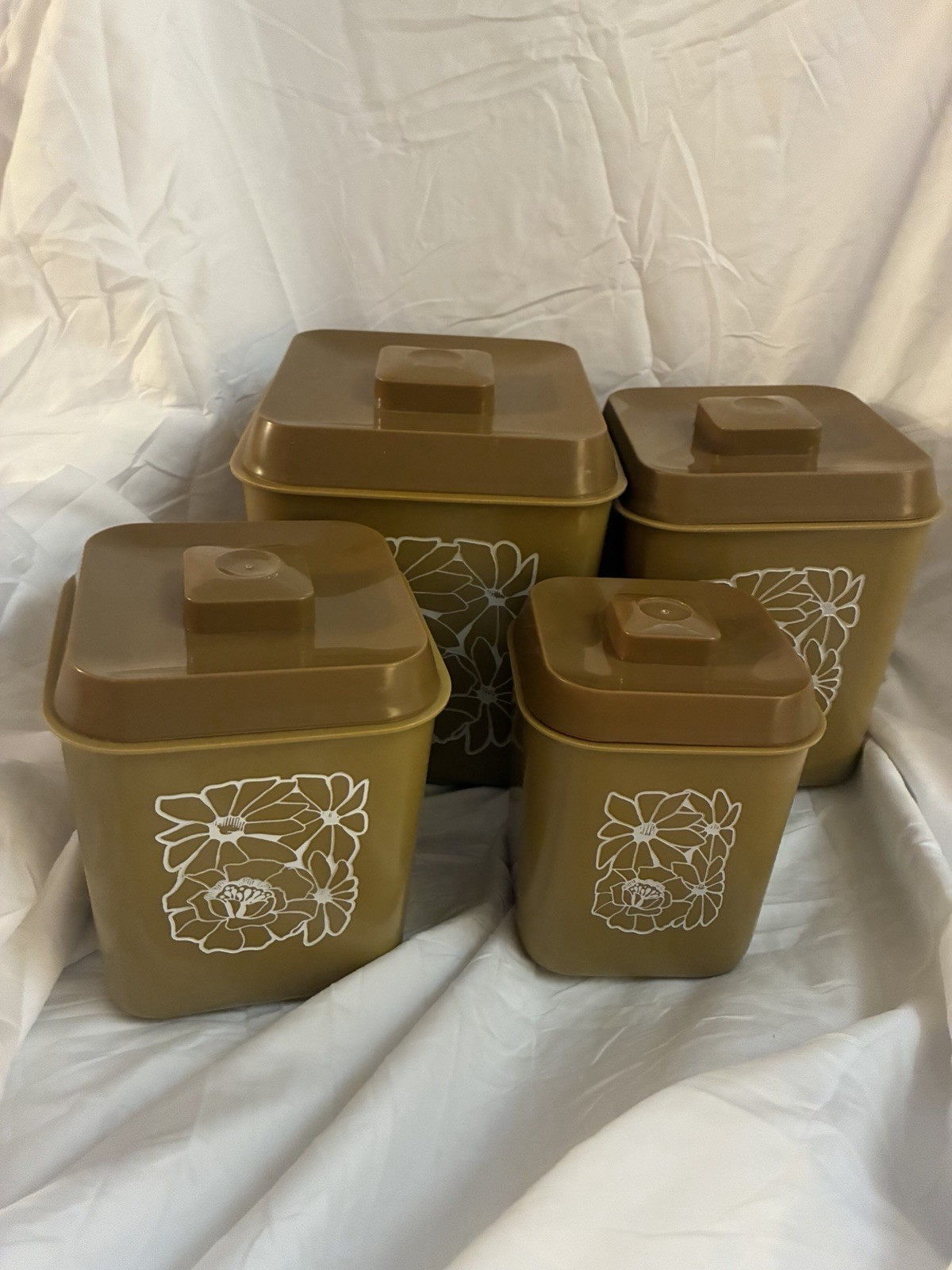 VTG 70’s Daisy Plastic Canister Set
