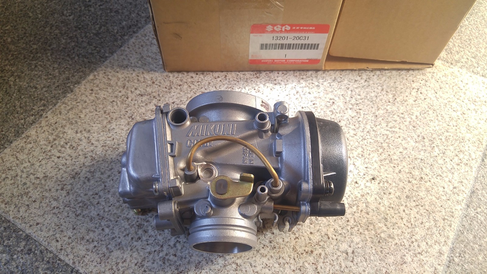 New 1989-1997 SUZUKI Katana GSX750F CARBURETOR ASSEMBLY, Left LH 13201-20C31