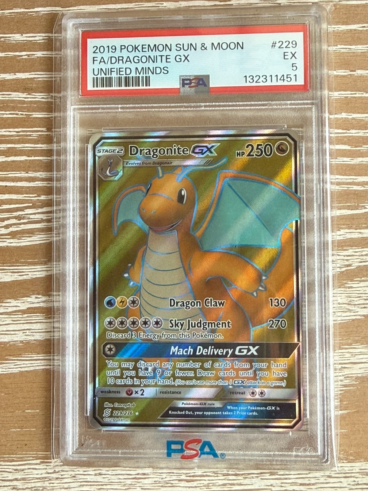 2019 Pokemon DRAGONITE GX #229 Unified Minds   PSA 5