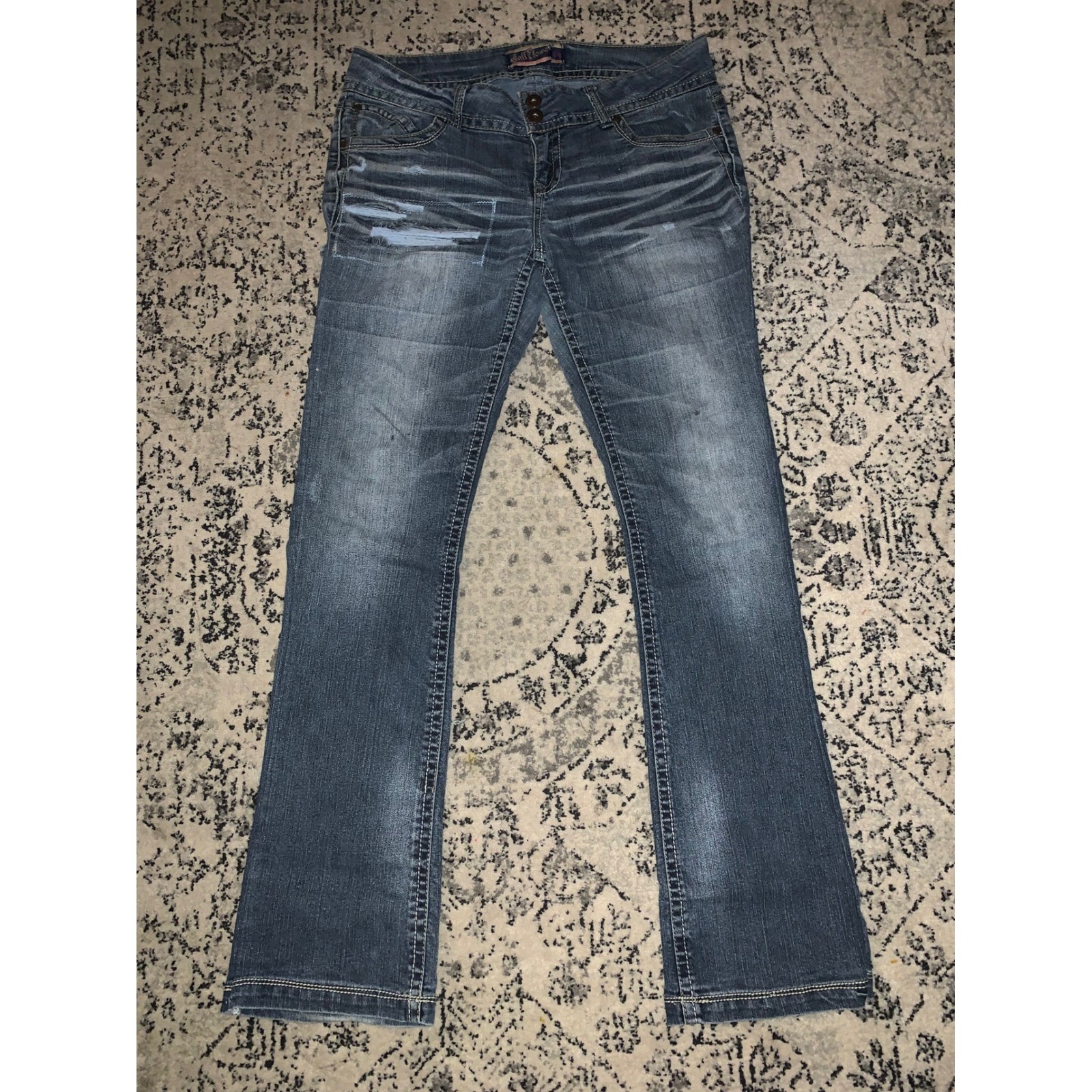 Wallflower women\'s jeans size 13 Wallflower women\'s jeans size 13