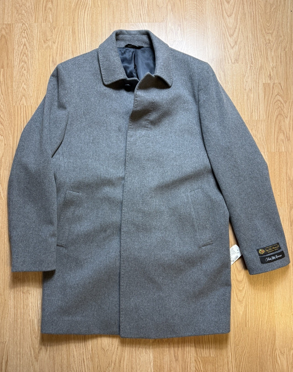 Saks Fifth Avenue Men Super Fine Wool Loro Piana Light Gray Large MSRP $869
