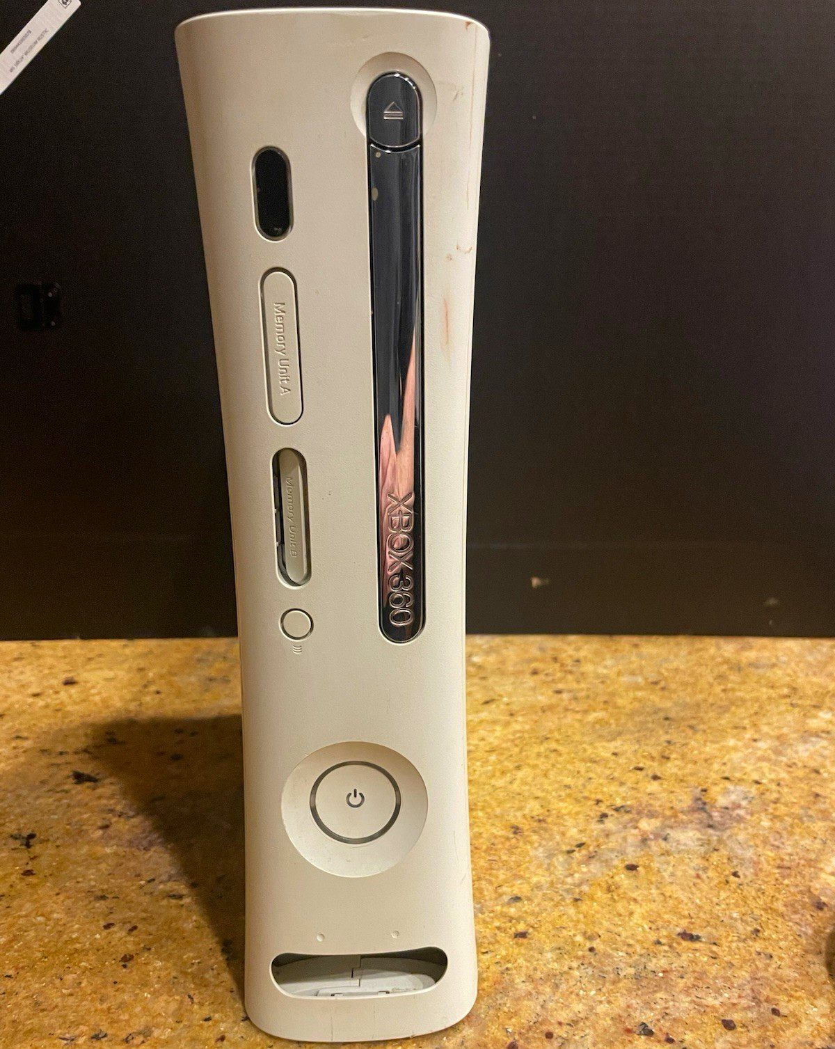 Microsoft Xbox 360 White Console w/ Hard Drive, Power Supply & 2 Controllers Microsoft Xbox 360 White Console w/ Hard Drive, Power Supply & 2 Controllers