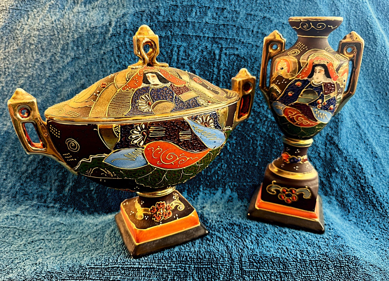 Antique Moriyama Mori-Machi Satsuma Set, Center Koro and Pedestal Vase, 1920\'s