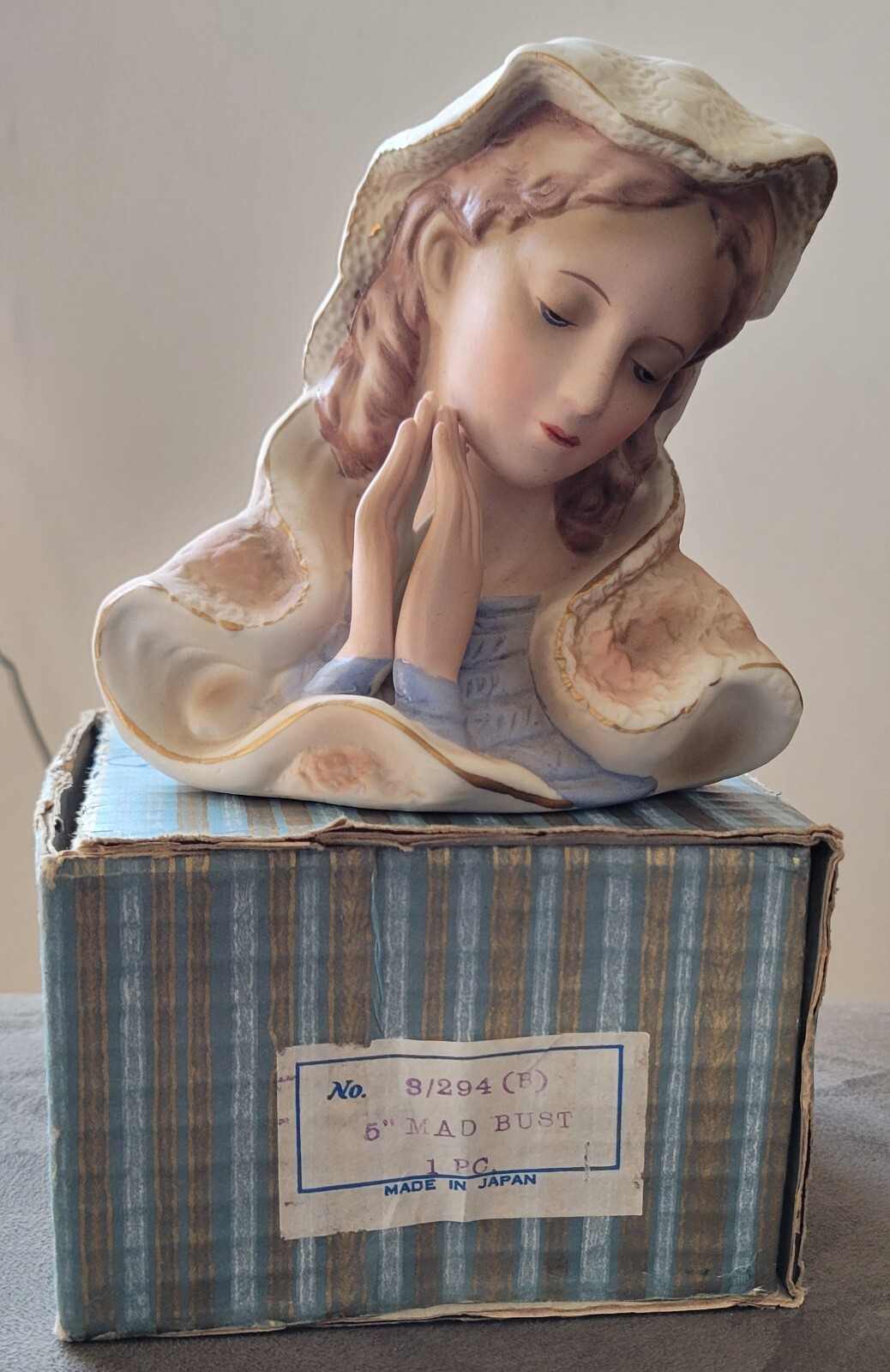 Vintage Virgin Mary Hand Painted Ceramic Madonna Praying Hands Figurine Japan