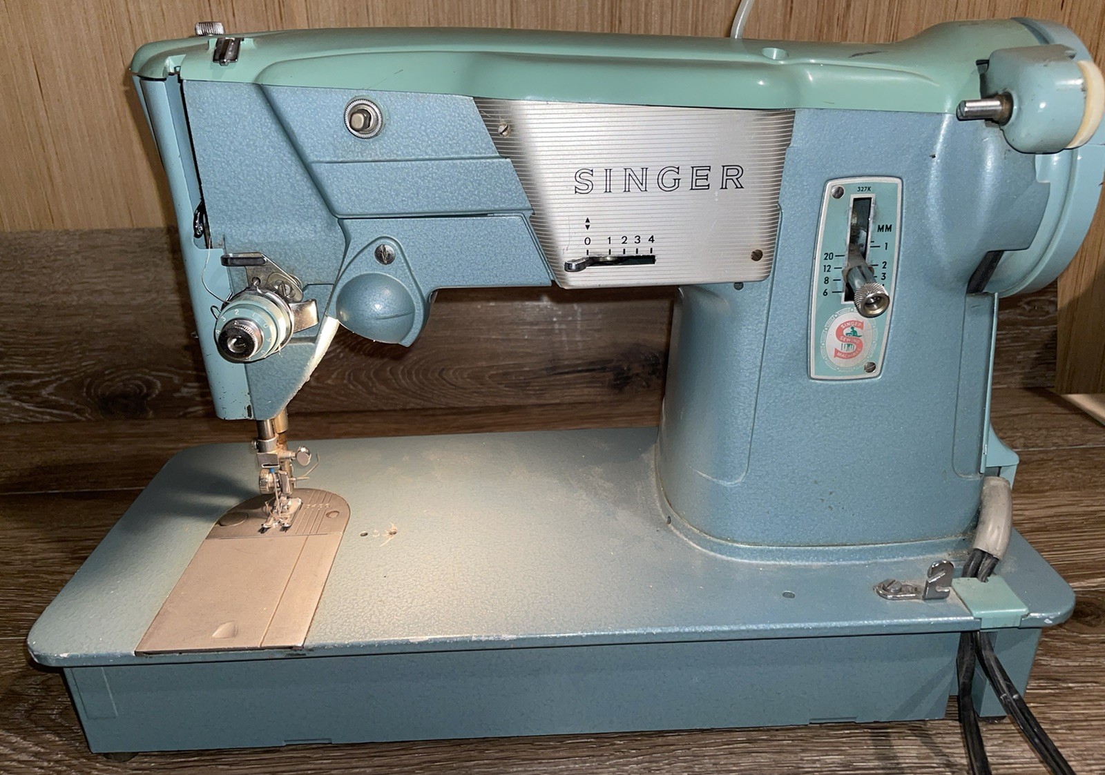 SPARTAN SINGER 327K Sewing Machine - Powers On