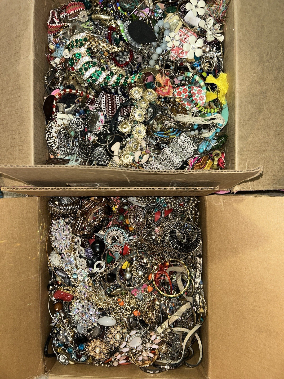 41 Pounds Of Vintage Jewelry 41 Pounds Of Vintage Jewelry