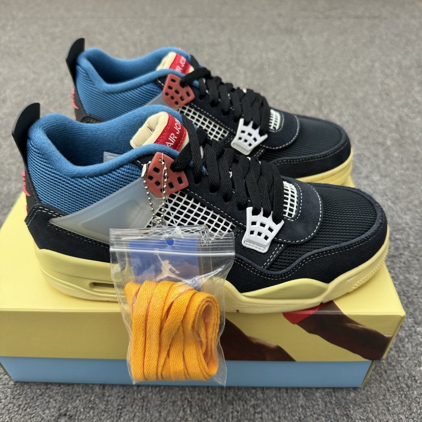 With Box AJ 4 Retro x Union LA Mid Off Noir Men\'s Size 4-13 DC9533-001