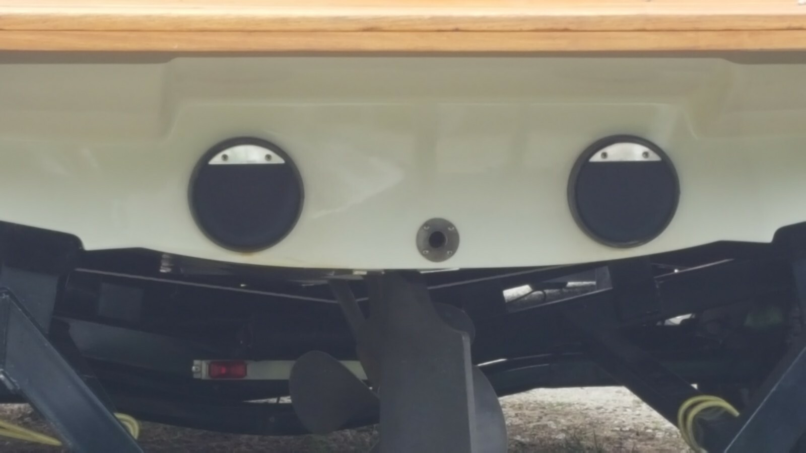 Exhaust flap #250001 (Mastercraft boat) Exhaust flap #250001 (Mastercraft boat)