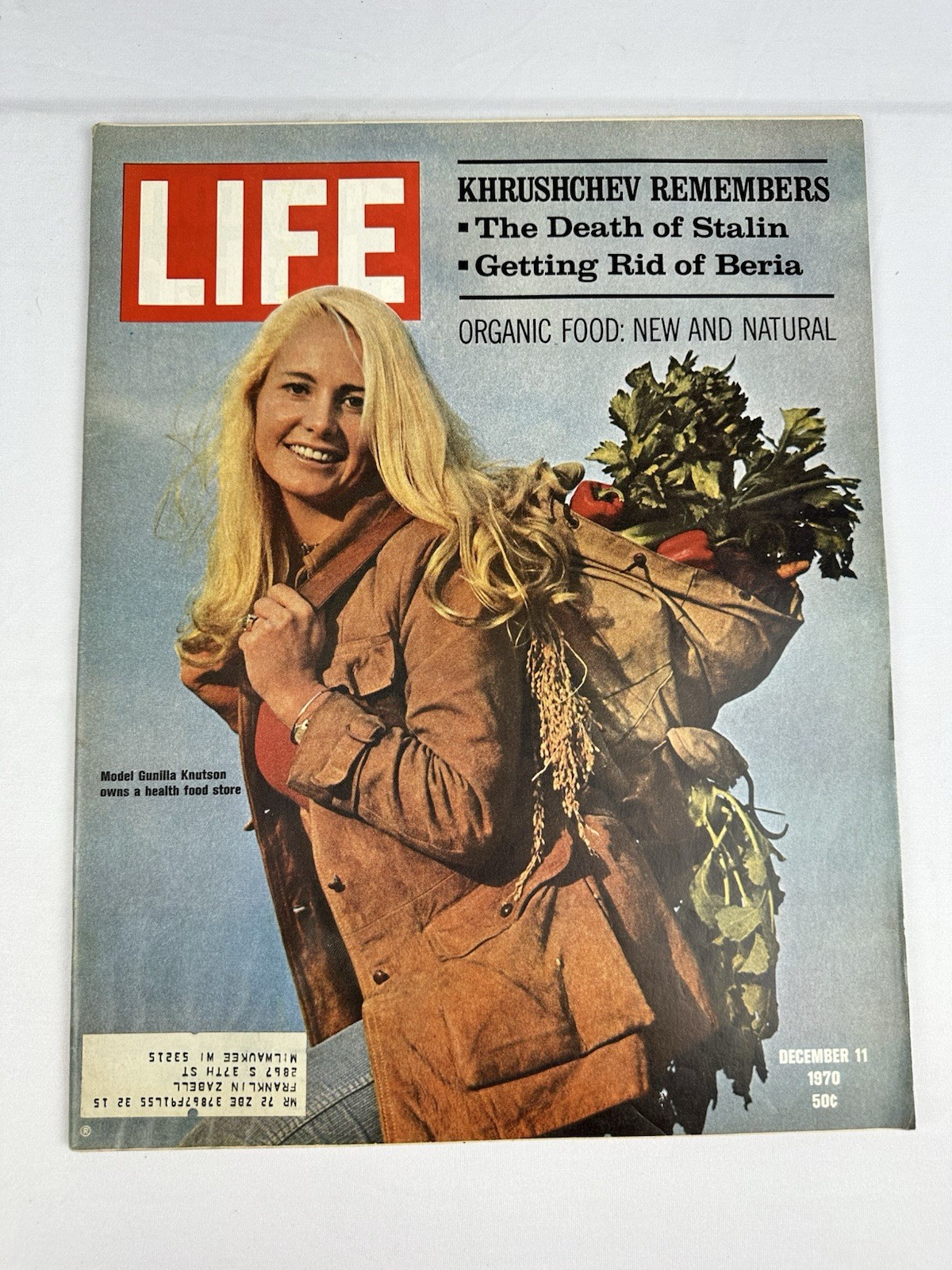 VTG Life Magazine December 11 1970 - Gunilla Knutson Owns A Health Food Store