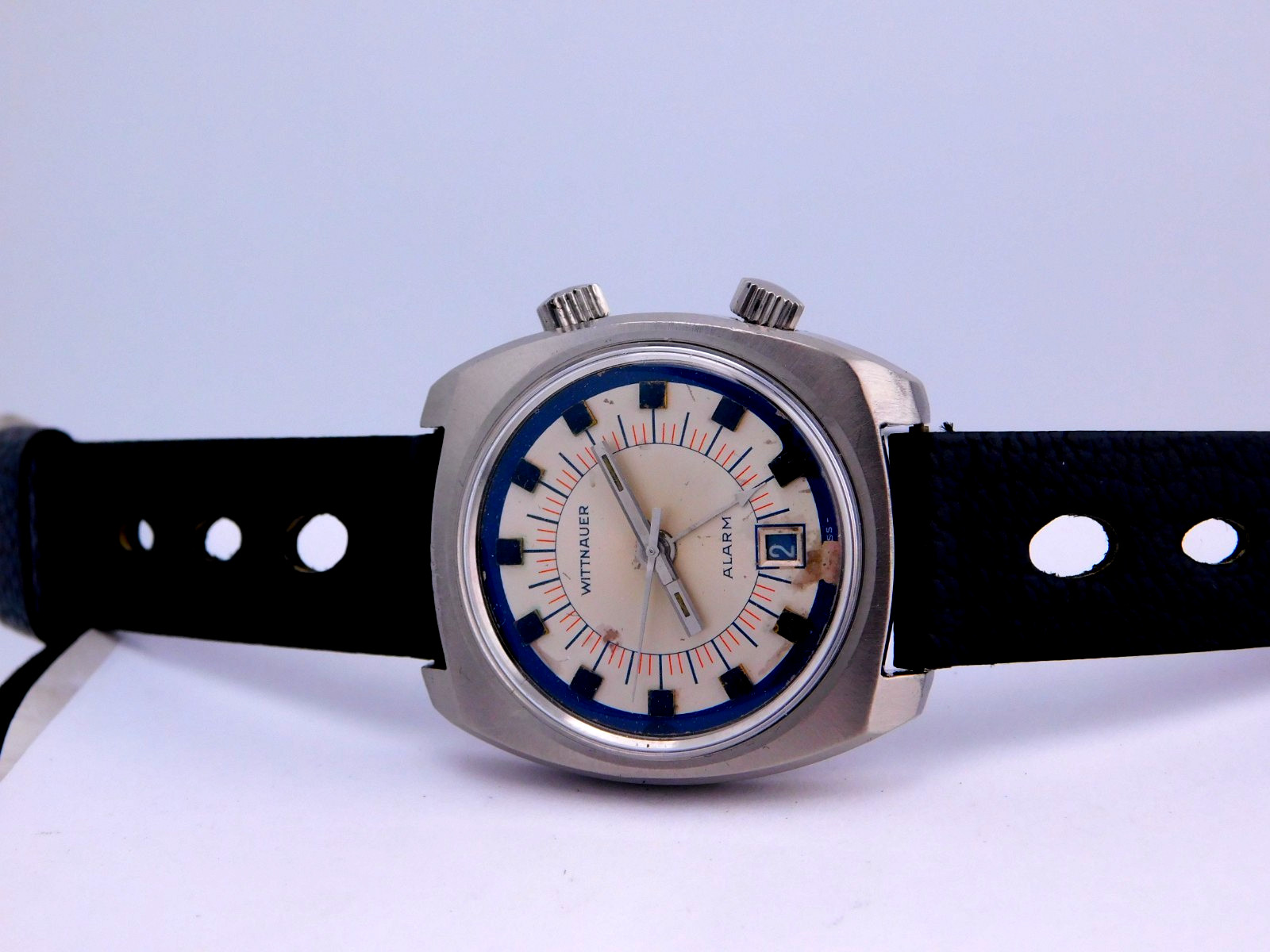 VINTAGE WITTNAUER WRIST ALARM 17J SWISS MENS WRISTWATCH SERVICED W/BOX C.1970