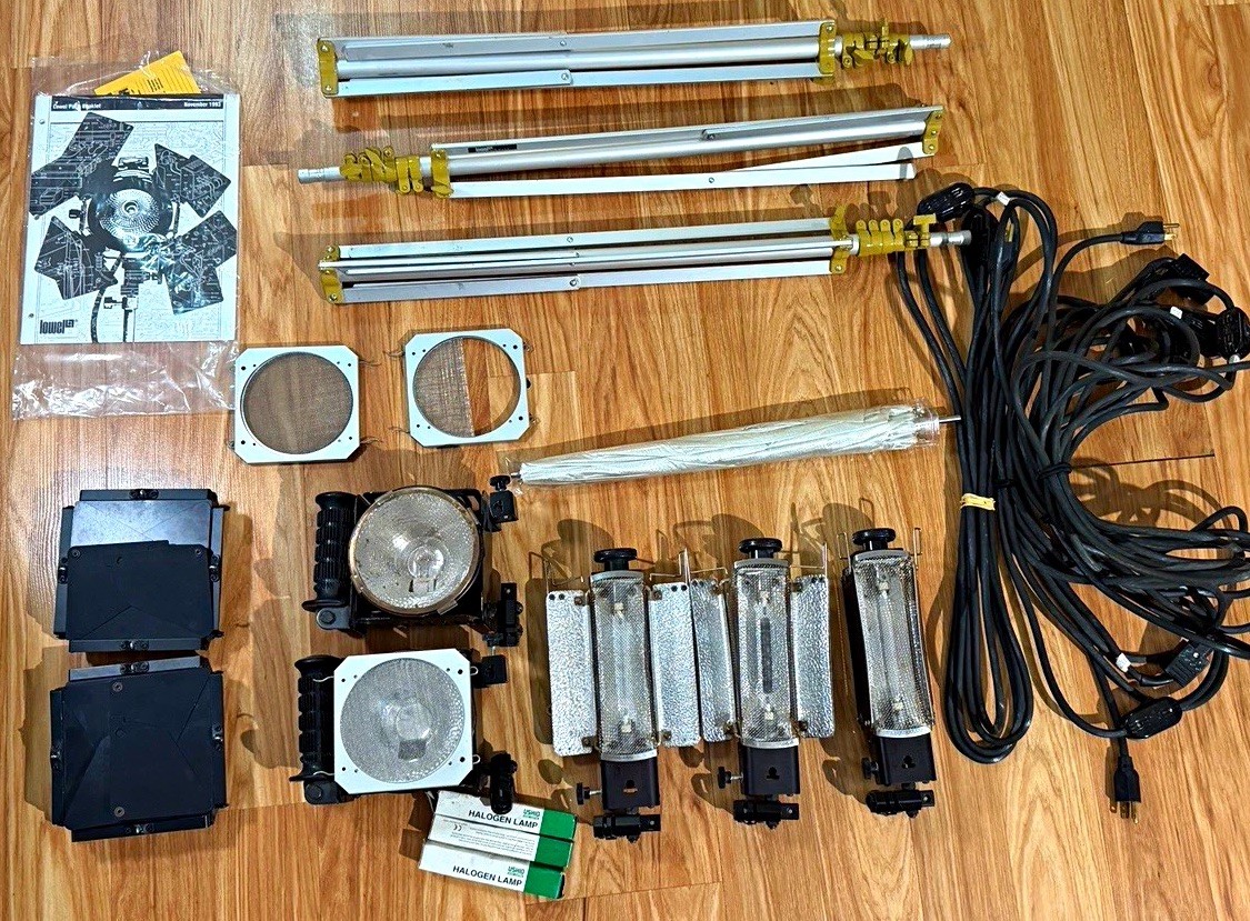 Lowel Omni & Tota 5-Unit Halogen Continuous Lighting Kit w/ Stands & Case