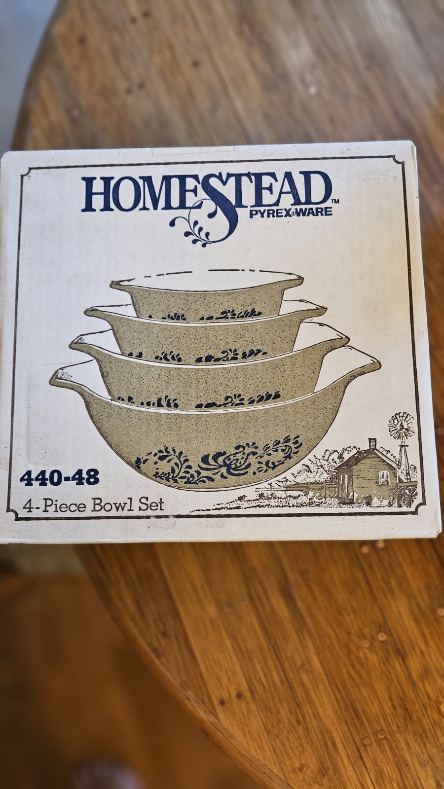 NEVER OPENED VINTAGE 1978 PYREX-WARE 4 Piece Bowl Set In Original Box