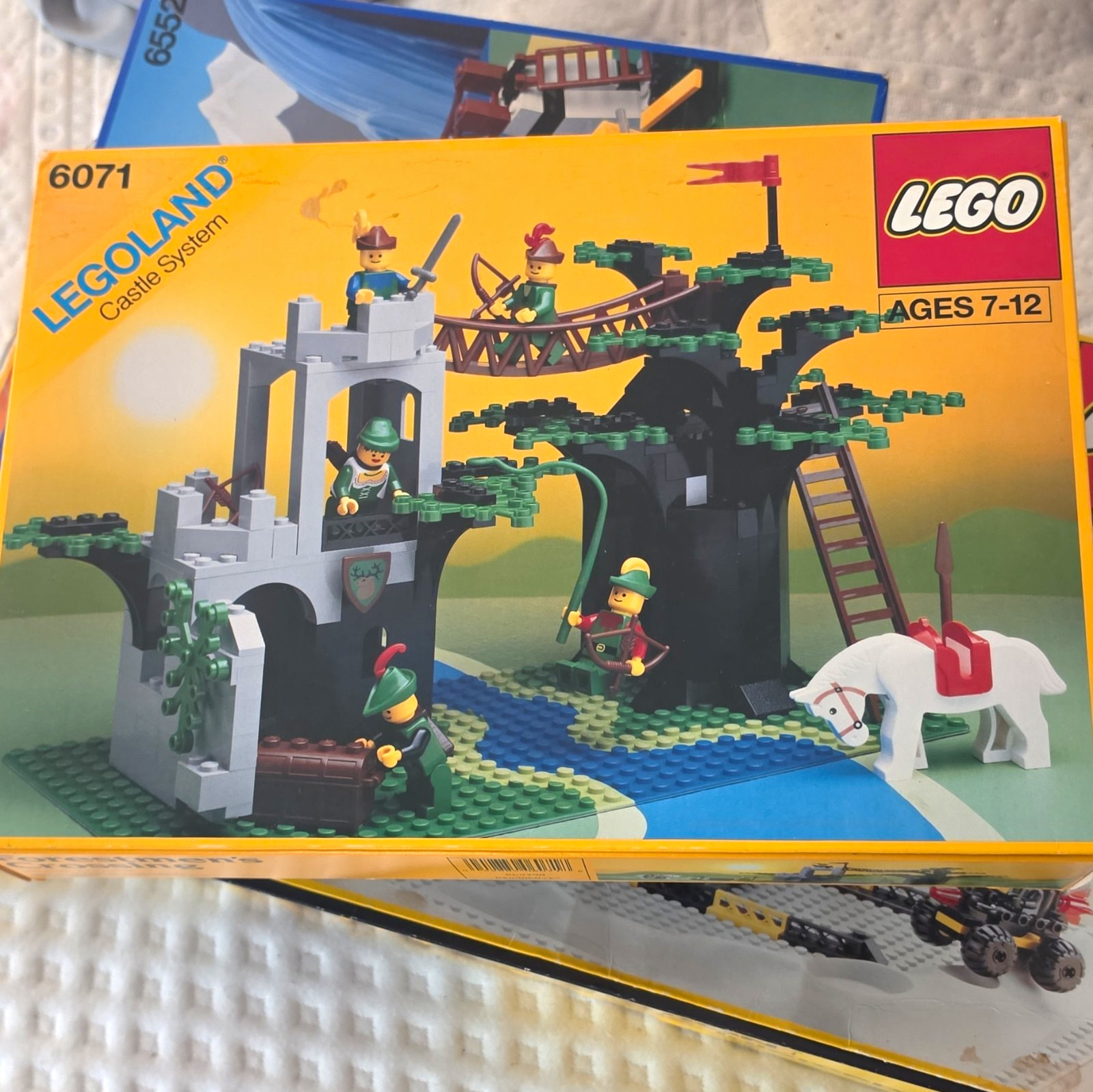 open LEGO Castle LEGOLAND Forestmen\'s Crossing 6071 Complete Set Box instructi open LEGO Castle LEGOLAND Forestmen\'s Crossing 6071 Complete Set Box instructi