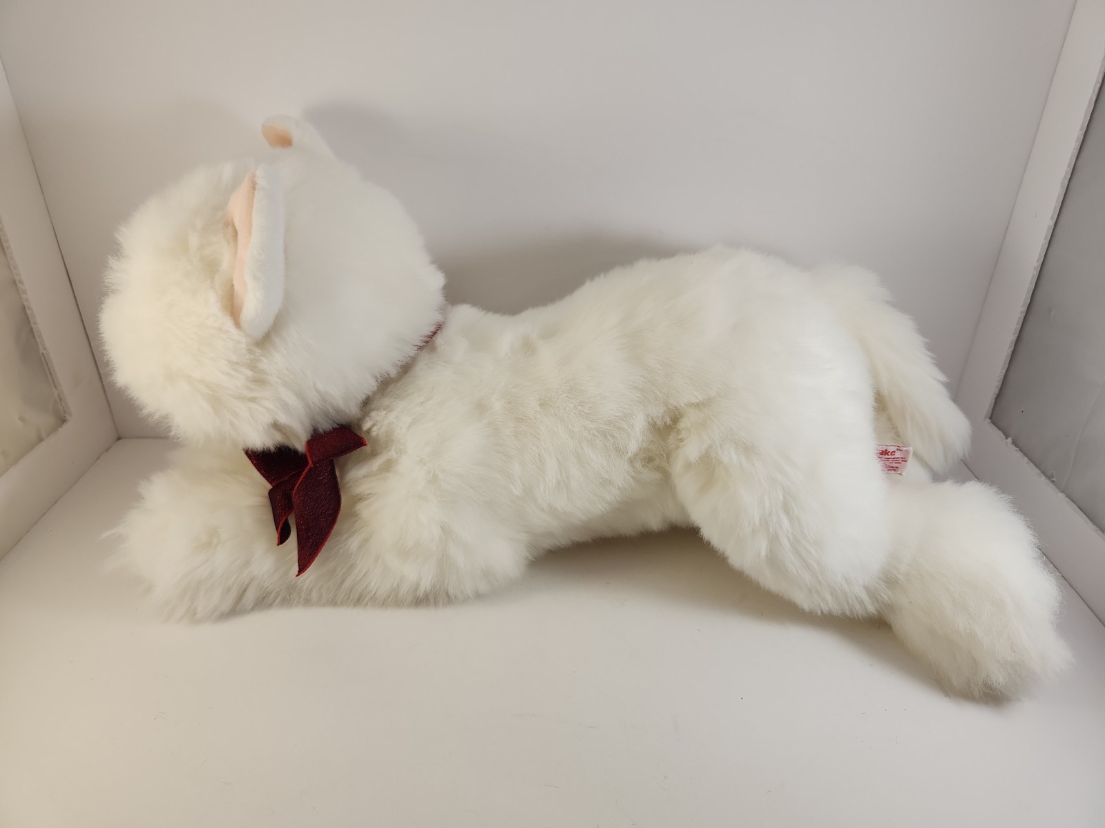 Russ Berrie SNOWFLAKE White Persian Cat Large 24” Plush Red Bow Amber Eyes