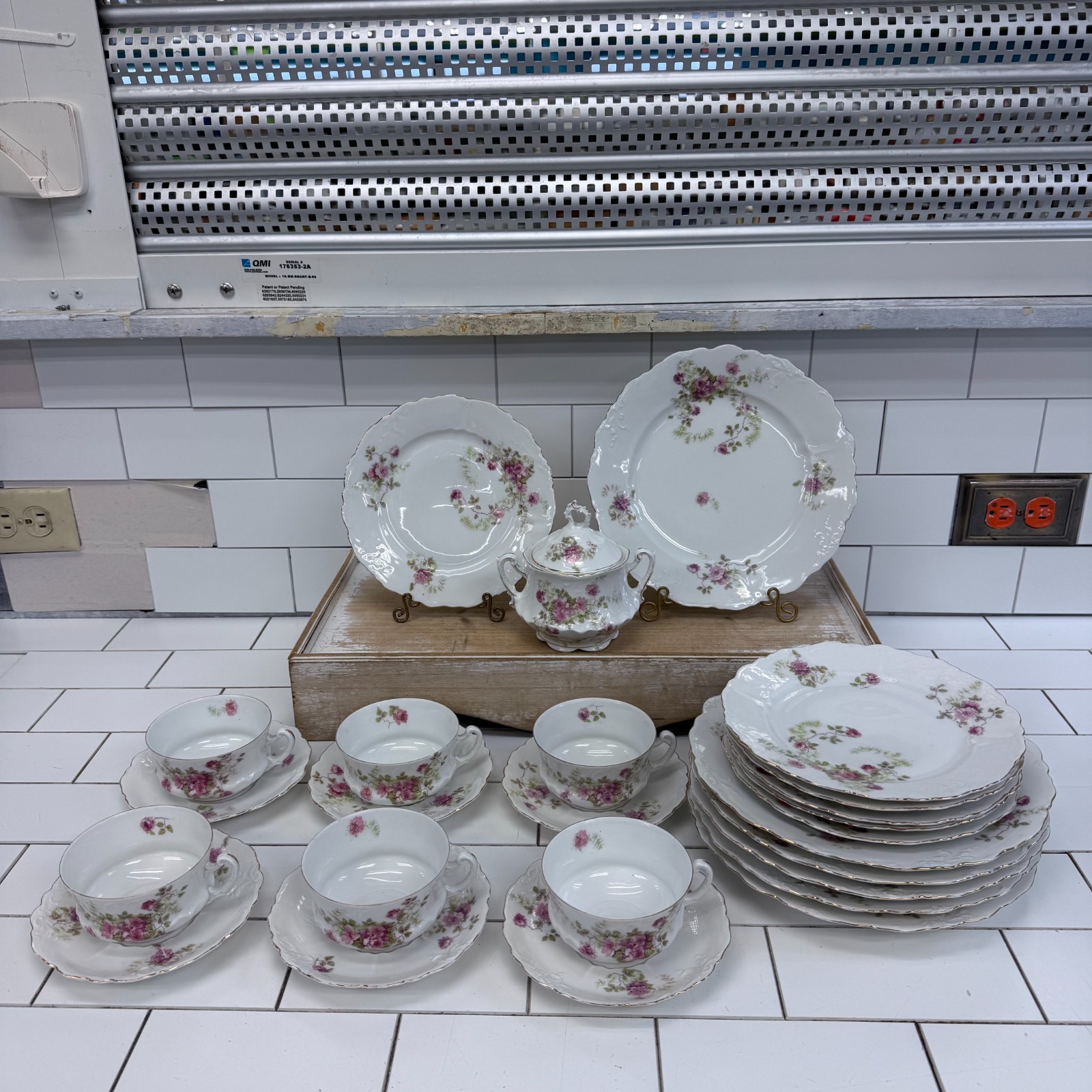 Royal Austria Floral Dish Set O & EG Service For 6 Antique c.1890s Royal Austria Floral Dish Set O & EG Service For 6 Antique c.1890s