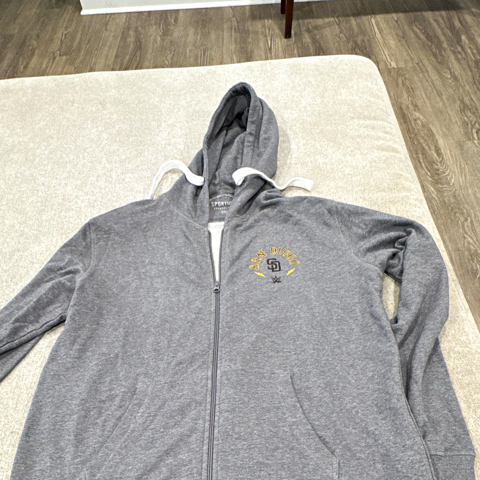 Sportiqe WWE Survivor Series Full-Zip Hoodie 2XL Gray Yellow Black NWOT Sportiqe WWE Survivor Series Full-Zip Hoodie 2XL Gray Yellow Black NWOT