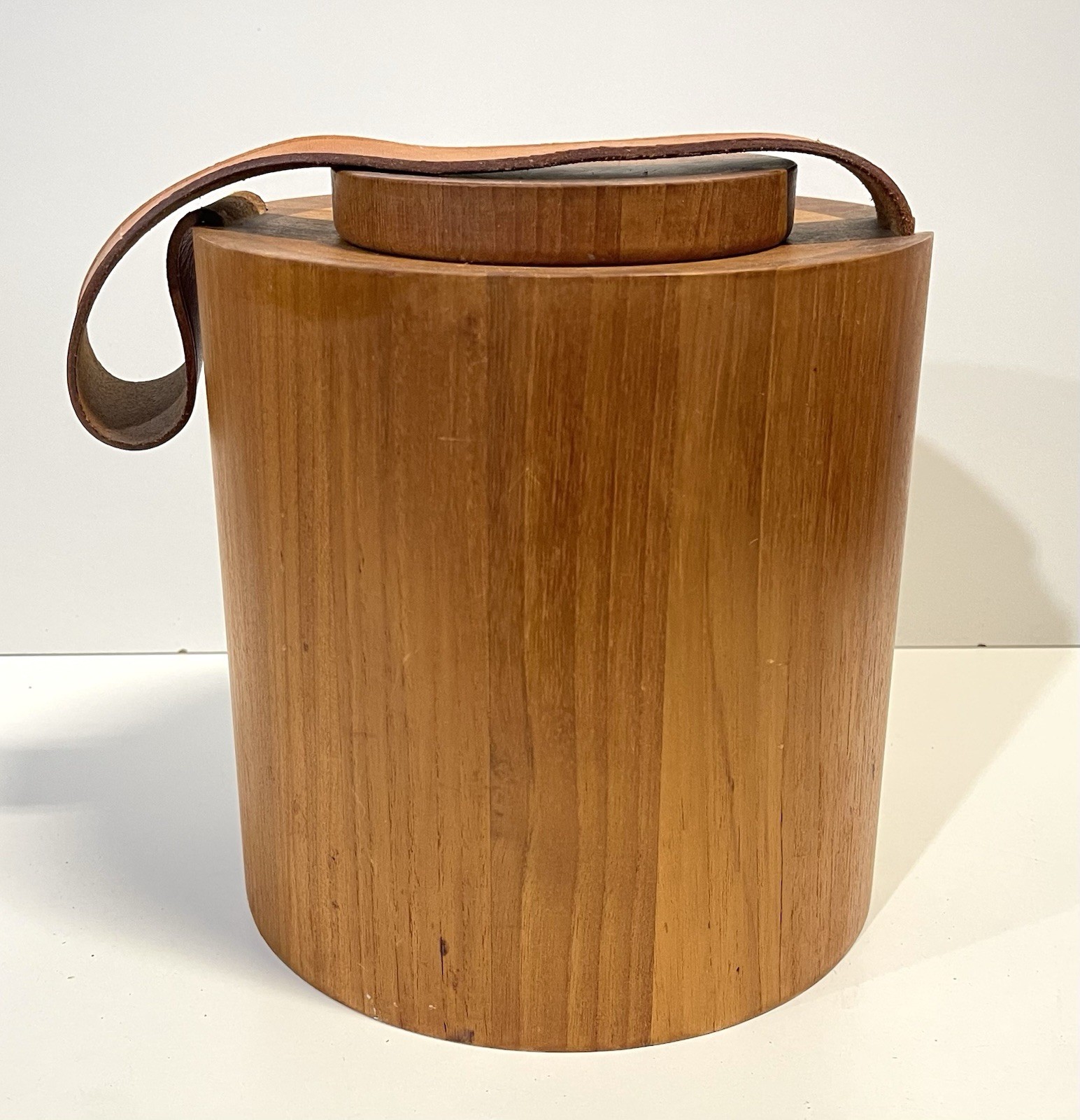 MCM VINTAGE Jens Quistgaard Nissen Denmark Staved TEAK WOOD LEATHER ICE BUCKET MCM VINTAGE Jens Quistgaard Nissen Denmark Staved TEAK WOOD LEATHER ICE BUCKET