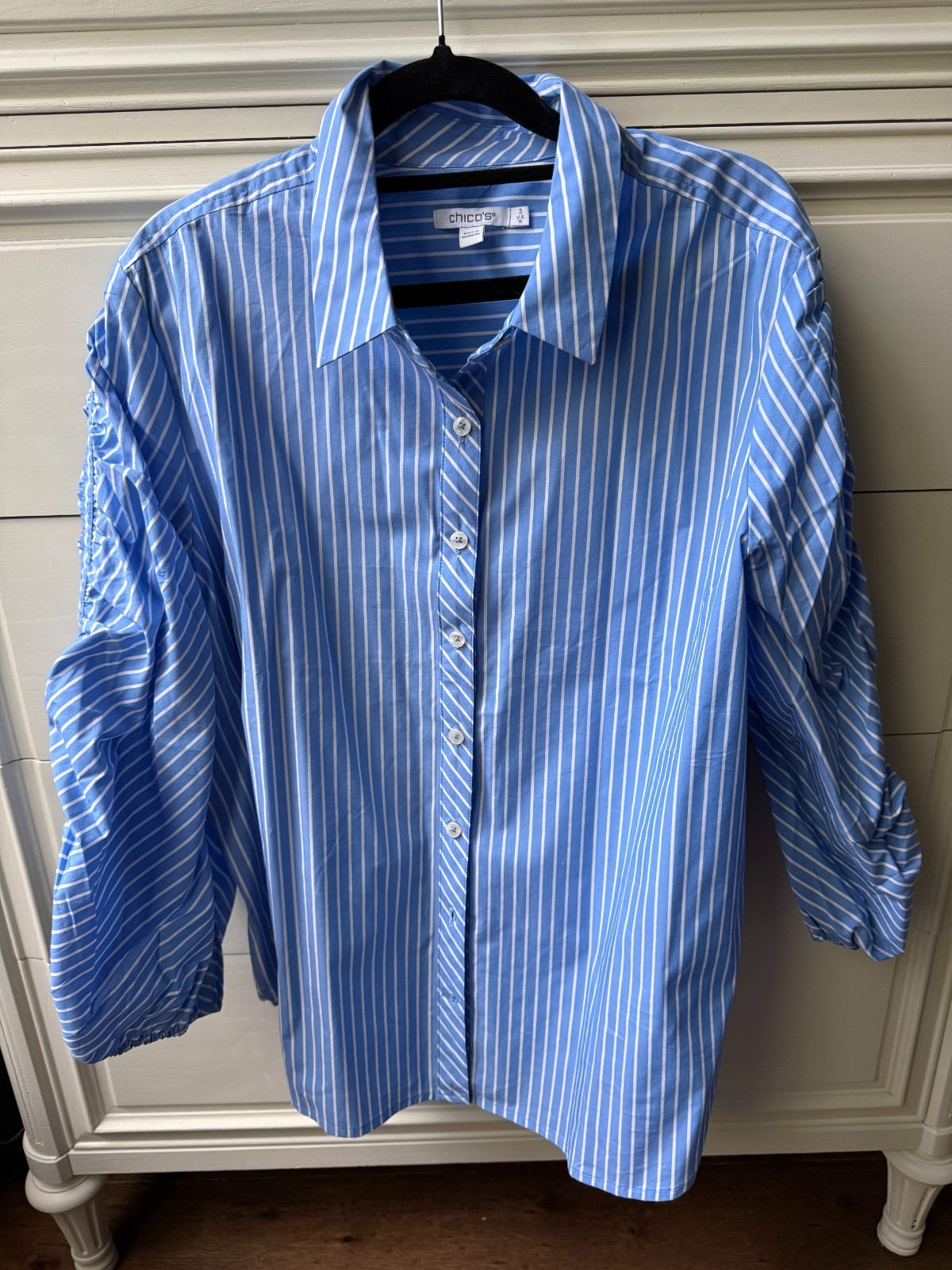 Chicos Size 3 Blue White striped shirt w/ruched sleeve