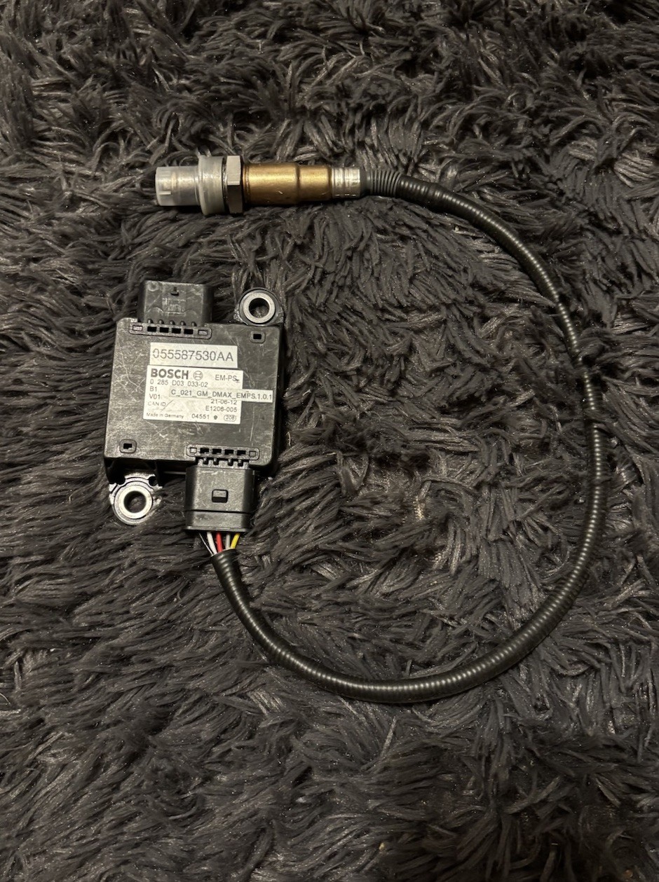 Bosch 0 285 D03 033-02 GM Duramax Diesel Sensor Module 055587530AA OEM