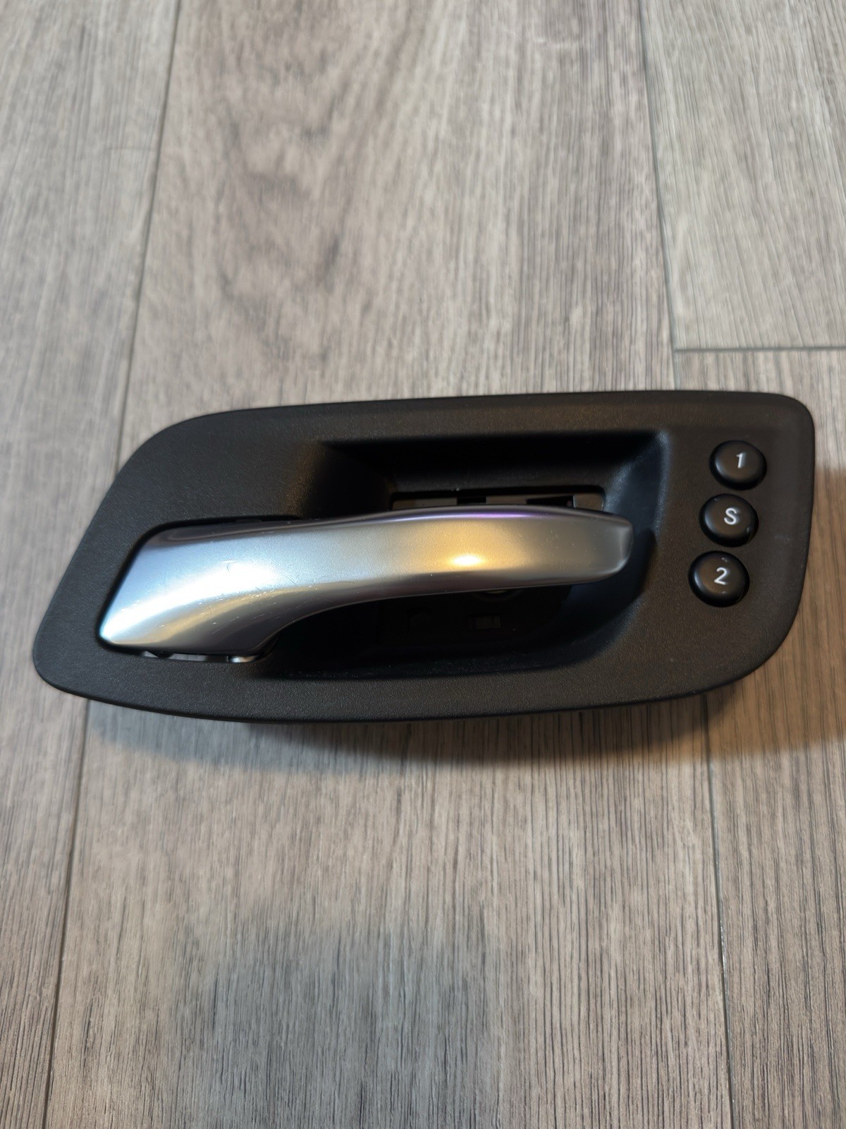 2015 - 2021 DODGE CHARGERFRONT LEFT SIDE INTERIOR INSIDE DOOR HANDLE OEM 2015 - 2021 DODGE CHARGERFRONT LEFT SIDE INTERIOR INSIDE DOOR HANDLE OEM