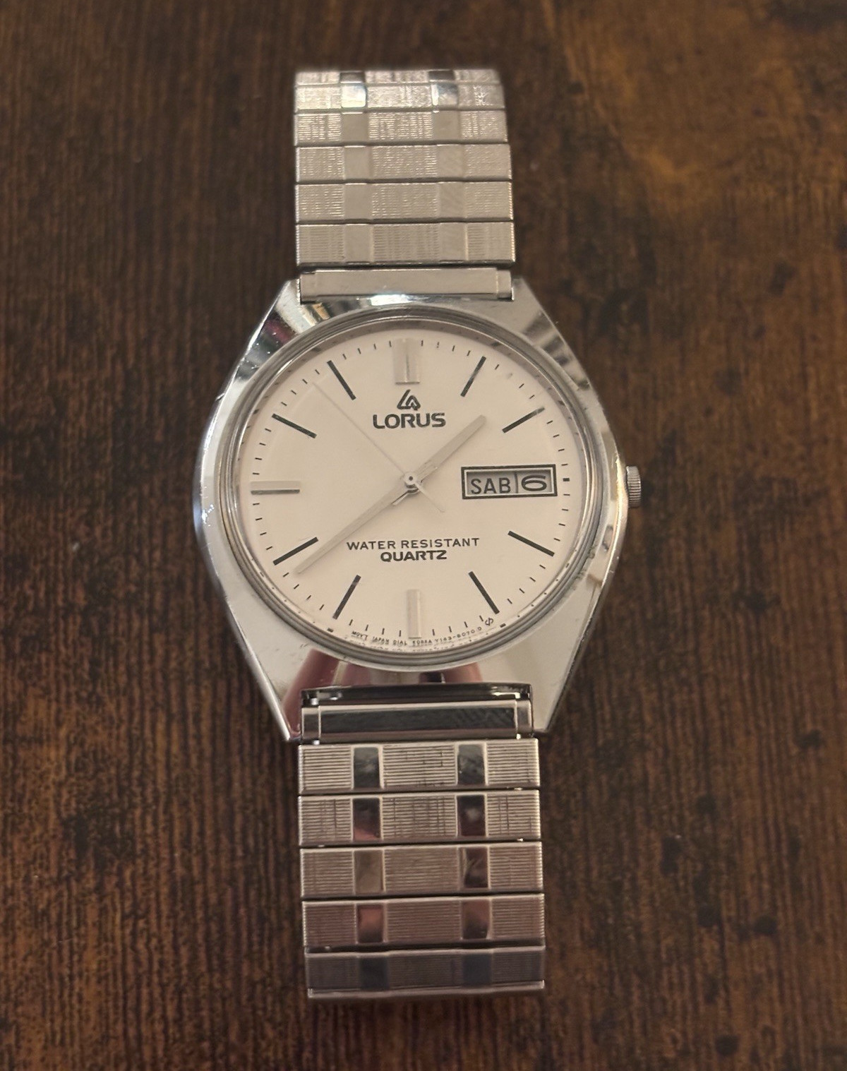 Vintage Lorus by Seiko Day/Date Quartz Analog 35mm New Battery Y143-8070 Vintage Lorus by Seiko Day/Date Quartz Analog 35mm New Battery Y143-8070