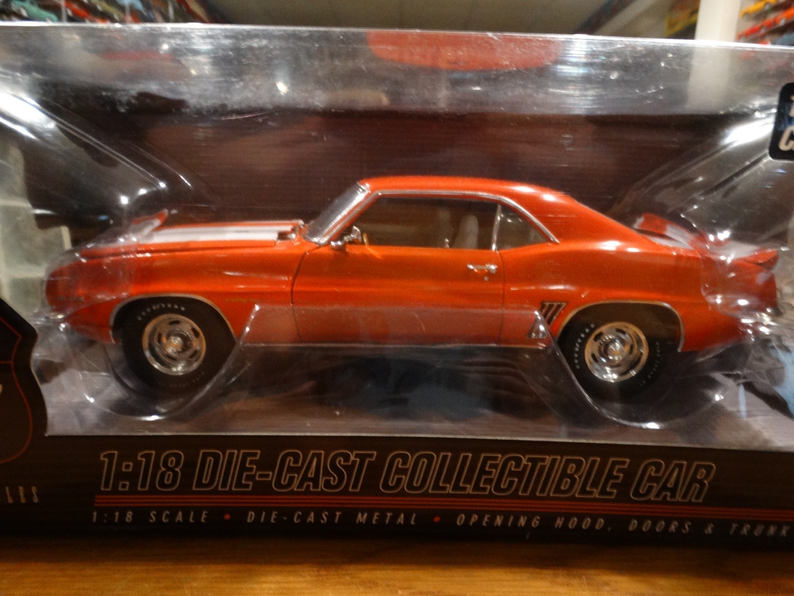 Highway 61 1:18 1969 Chevy Camaro Z28 Hugger Orange/white Stripes  1 Of 600