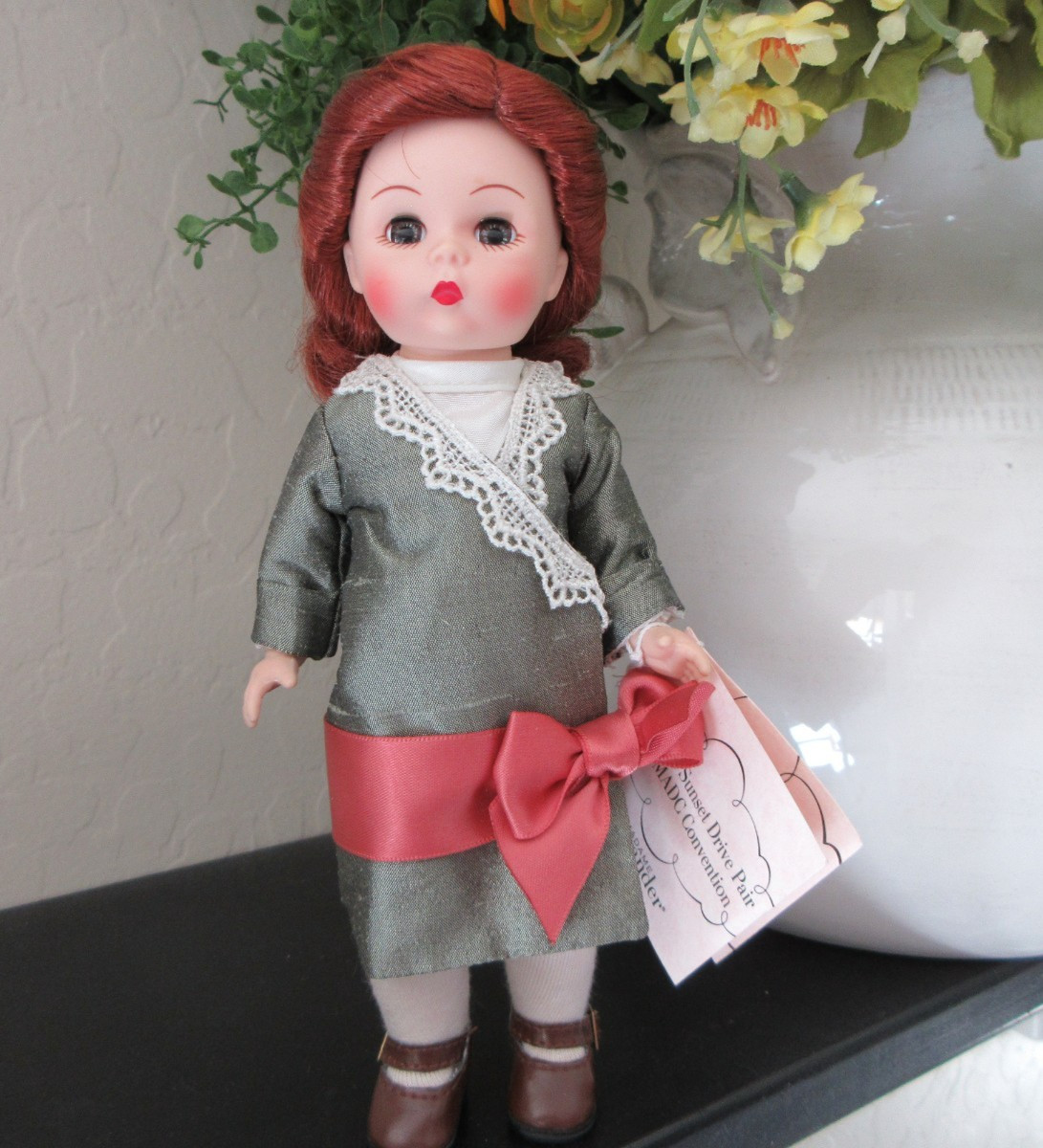 RARE MADAME ALEXANDER DOLL 8in OFF FOR A SUNSET DRIVE 2008 CONVENTION LE OF 50