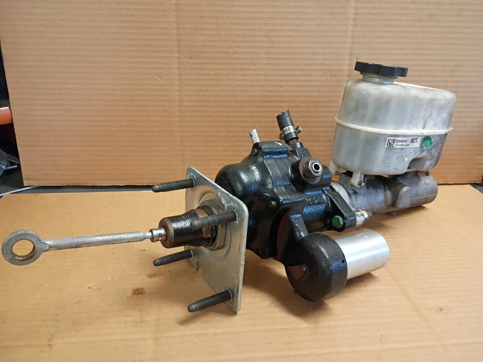 OEM GM Hydraulic Brake Booster Hydro boost Chevy Express Van 32069915 AAHH Diese OEM GM Hydraulic Brake Booster Hydro boost Chevy Express Van 32069915 AAHH Diese
