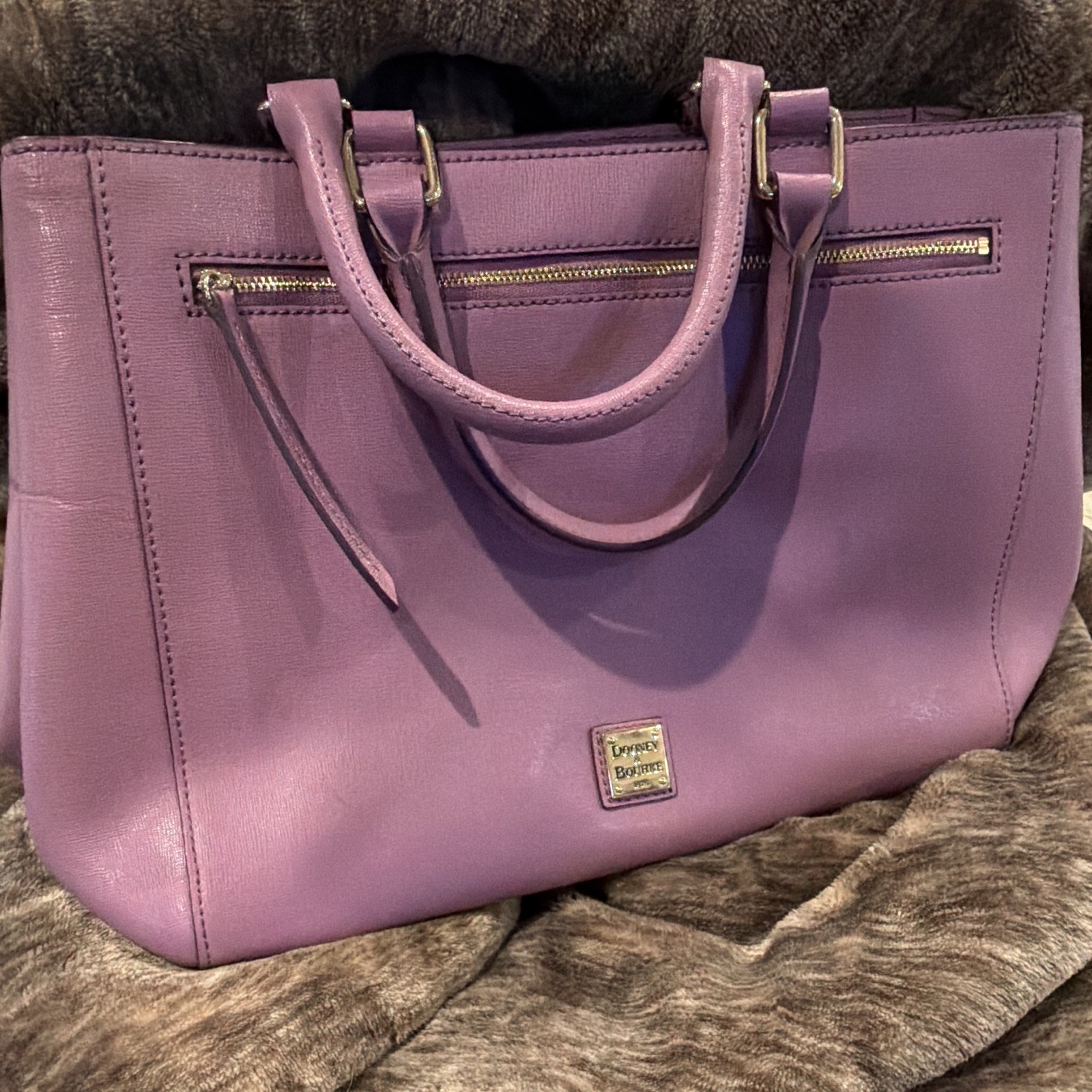 Dooney & Bourke Lavender Satchel Top Handle Detachable Crossbody Strap Zip Dooney & Bourke Lavender Satchel Top Handle Detachable Crossbody Strap Zip