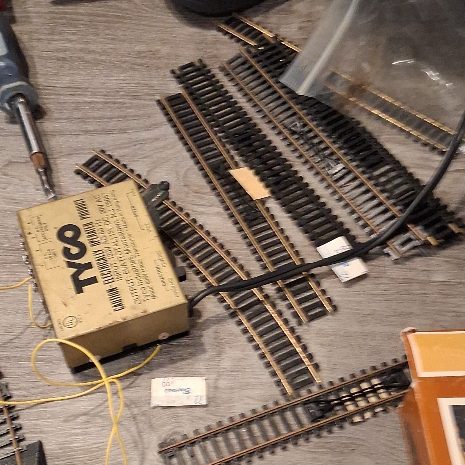 TYCO HO 1:87 Mixed Lot Track & Canadian Pacific Freight Car Analog DC
