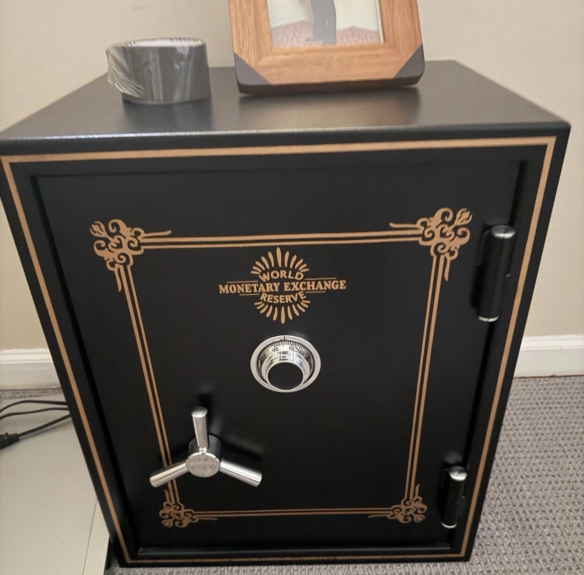 Vintage World Monetary Exchange Reserve Steel Security Safe Rare. dim18x22x14.5”