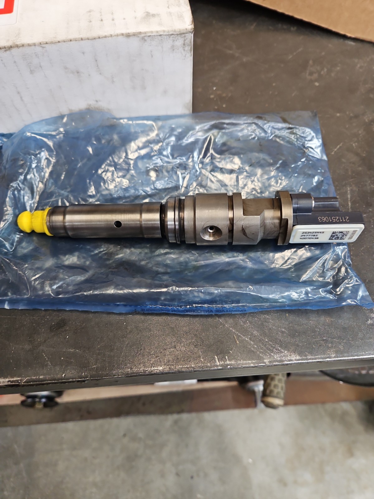 Used Good Paccar Fuel Injector MX11 MX13 EPA21 EPA24 2426856PEX OEM Delphi Used Good Paccar Fuel Injector MX11 MX13 EPA21 EPA24 2426856PEX OEM Delphi