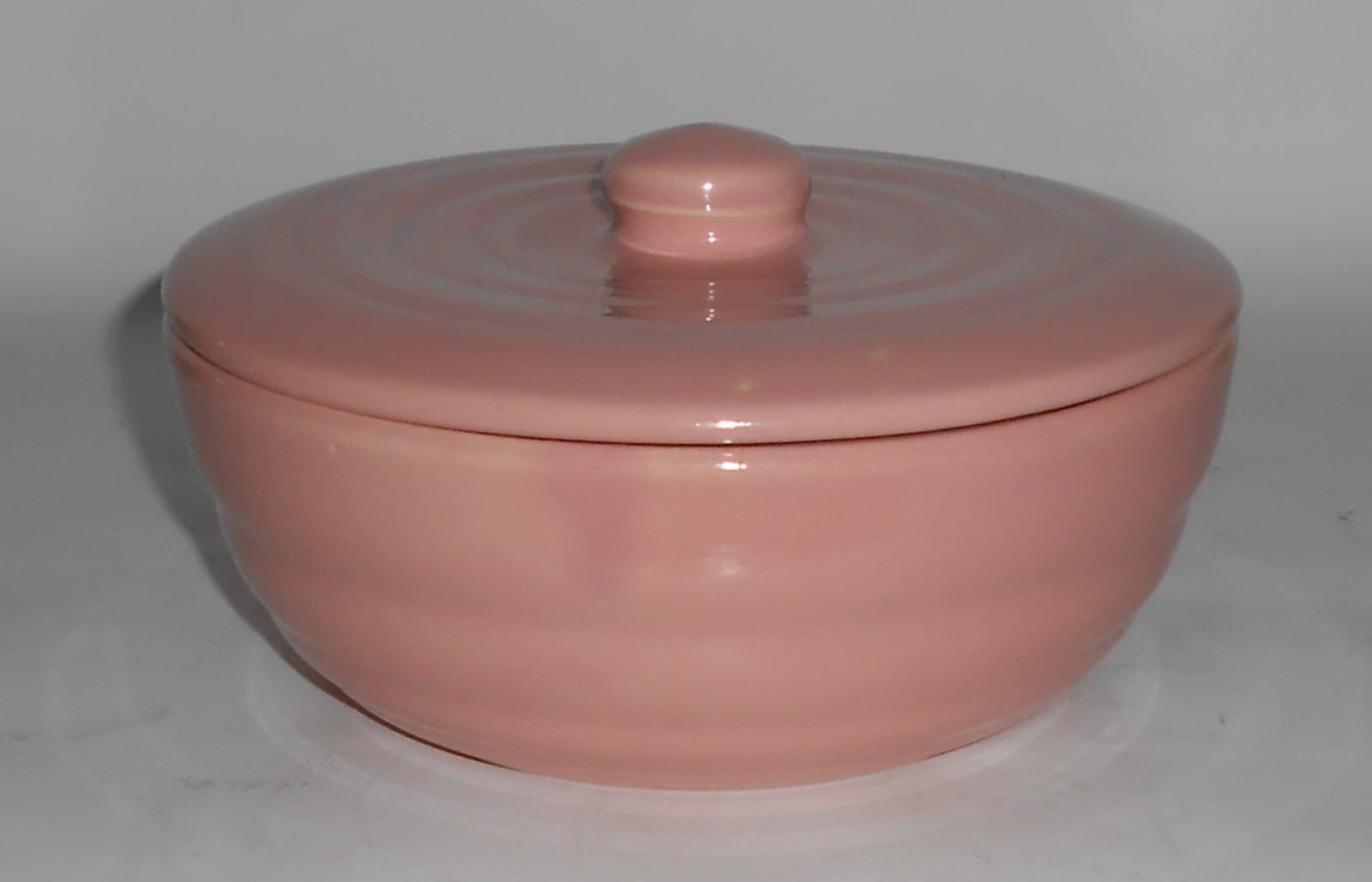 VINTAGE Bauer Pottery Gloss Pastel Kitchenware Pink Casserole w/Lid VINTAGE Bauer Pottery Gloss Pastel Kitchenware Pink Casserole w/Lid